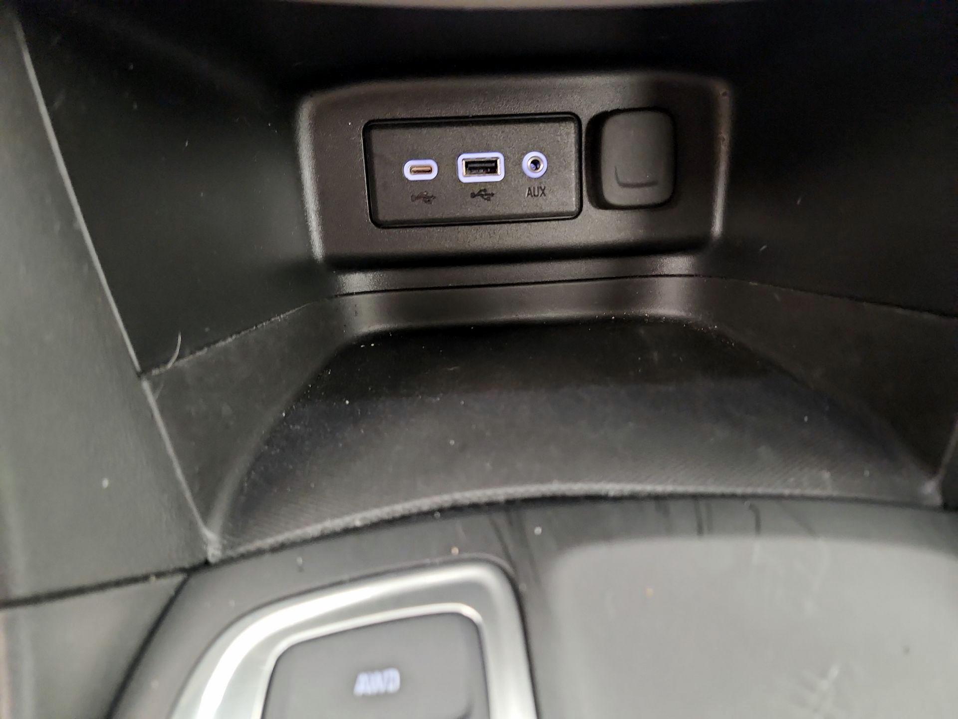 Thumbnail: 2021 Chevrolet Equinox - 18