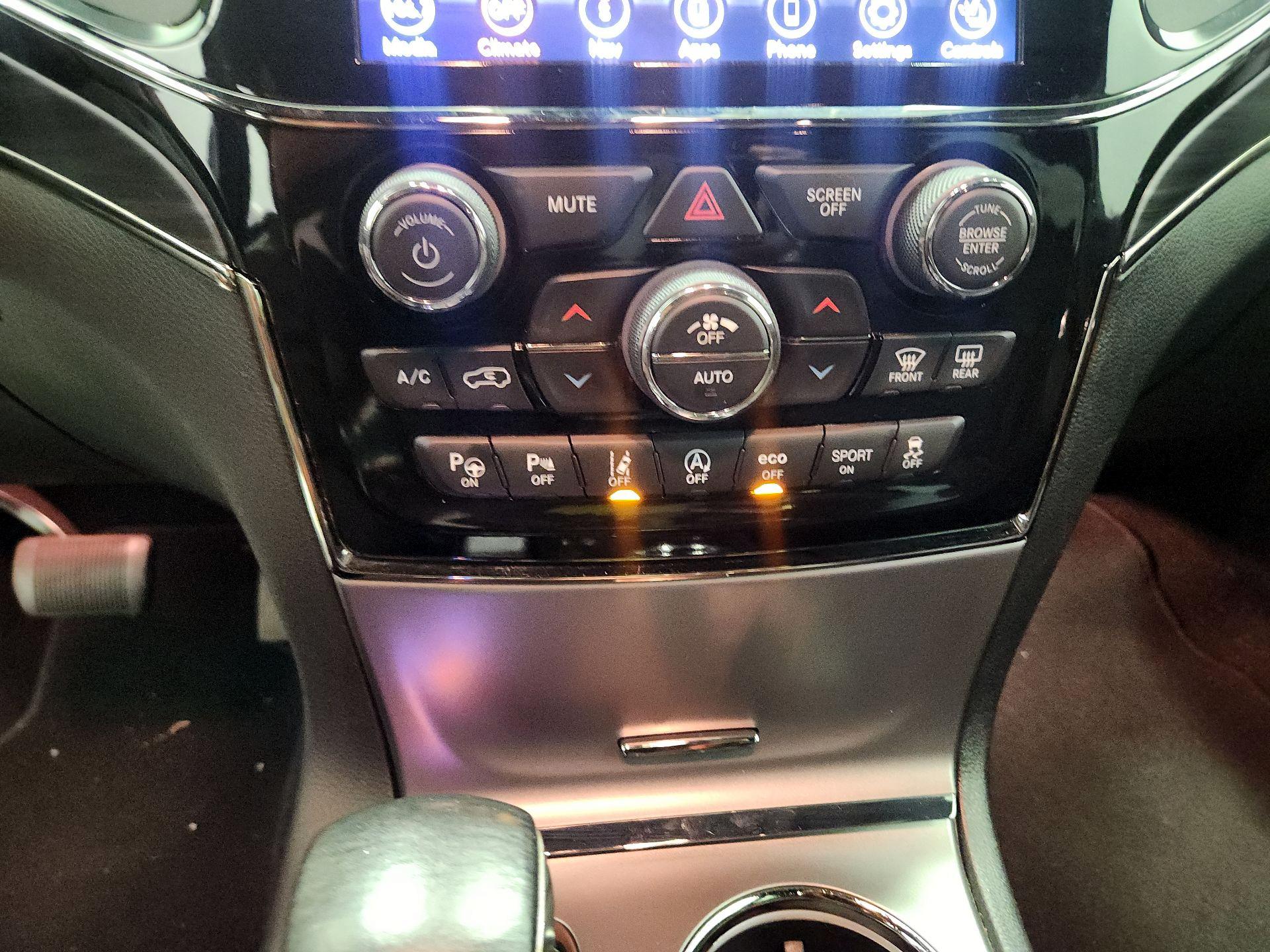 Thumbnail: 2020 Jeep Grand Cherokee - 17