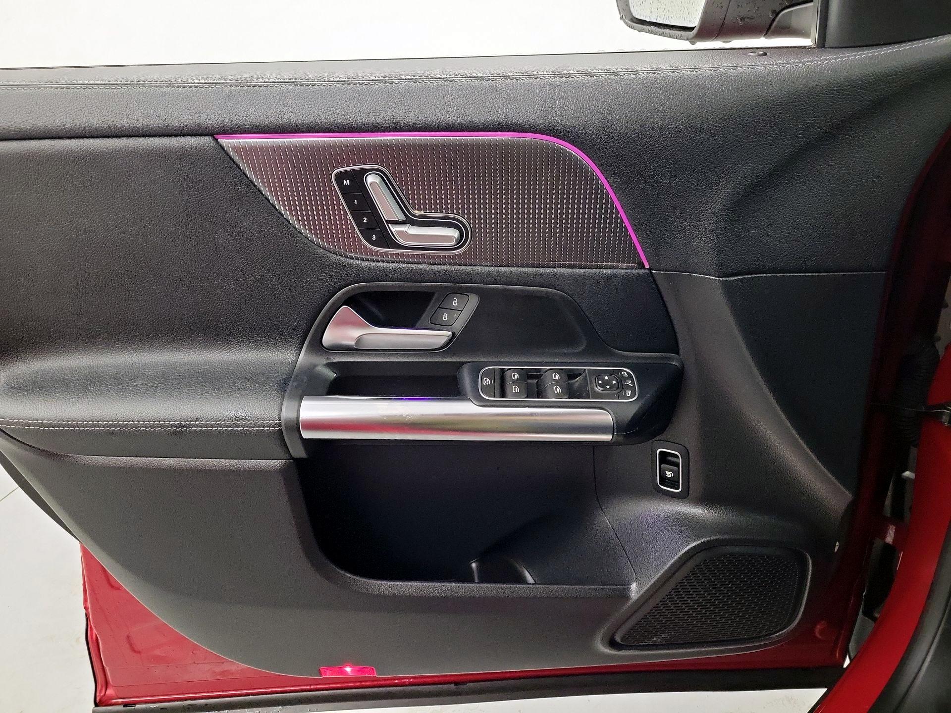 Thumbnail: 2021 Mercedes-Benz GLA - 10