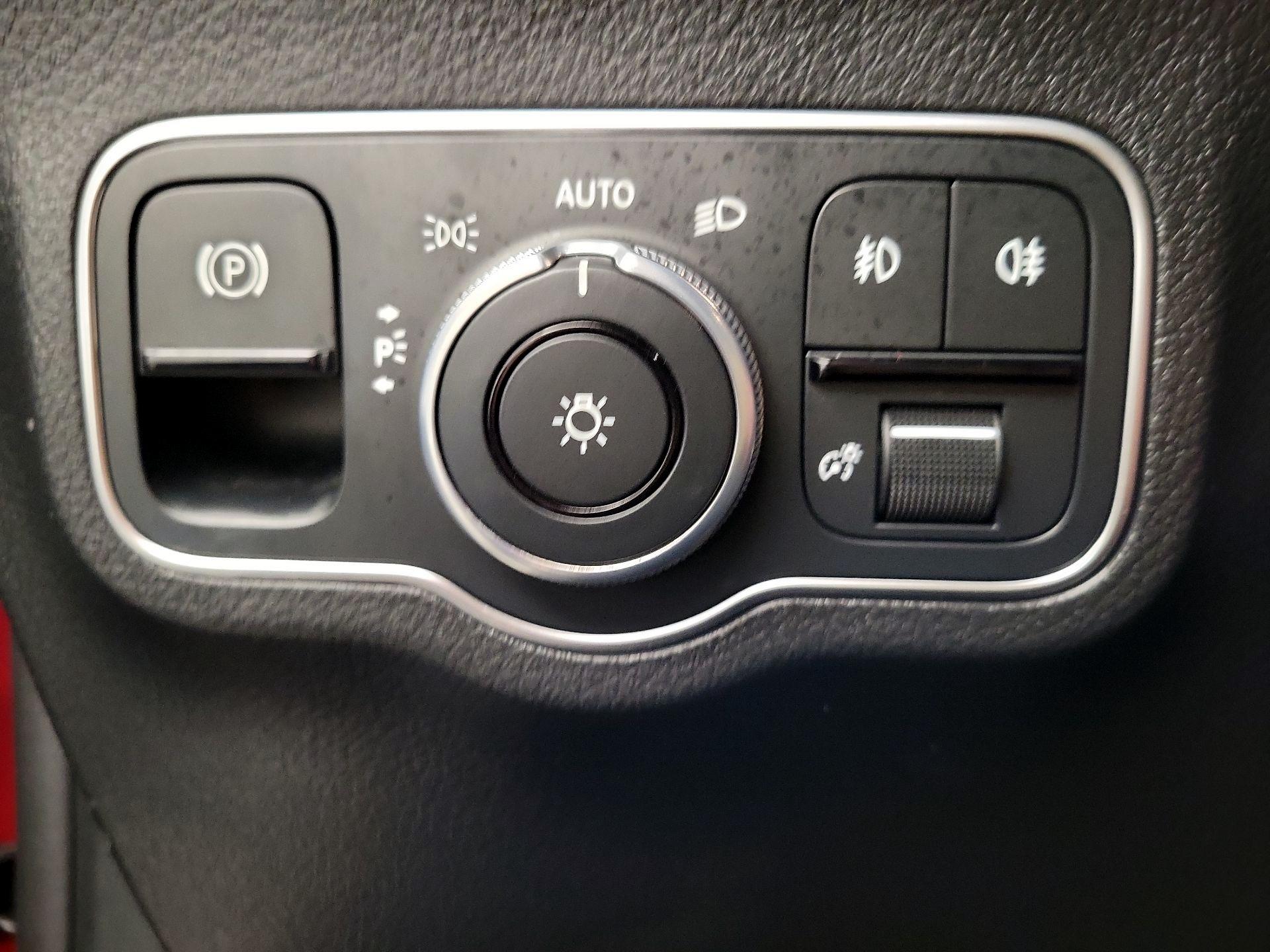 Thumbnail: 2021 Mercedes-Benz GLA - 11