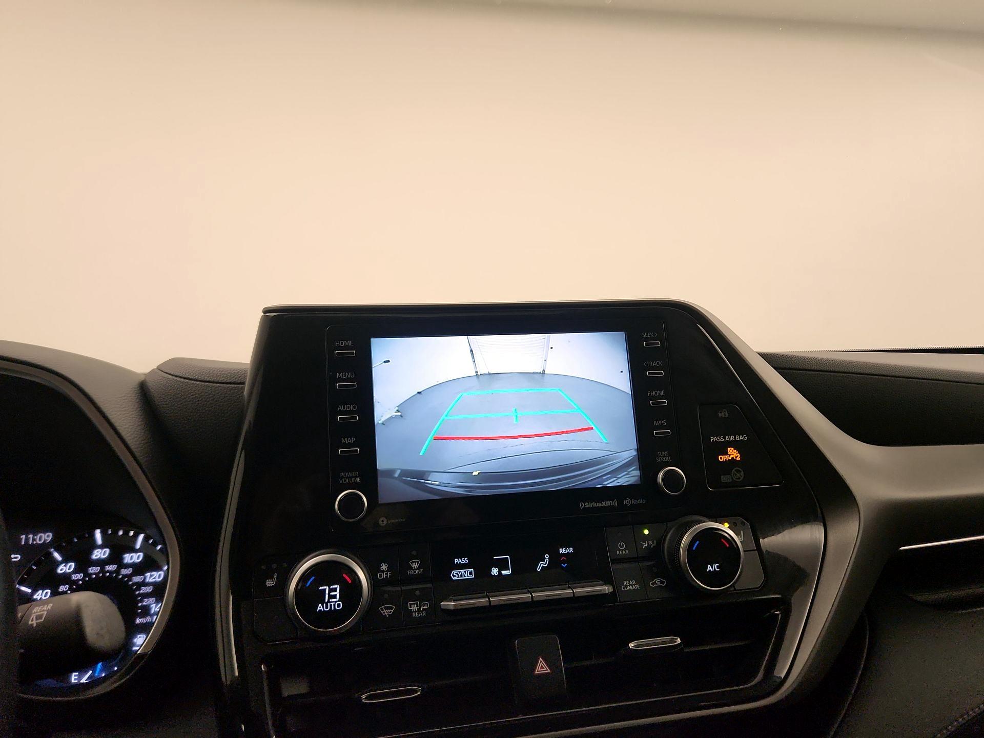 Thumbnail: 2021 Toyota Highlander - 14