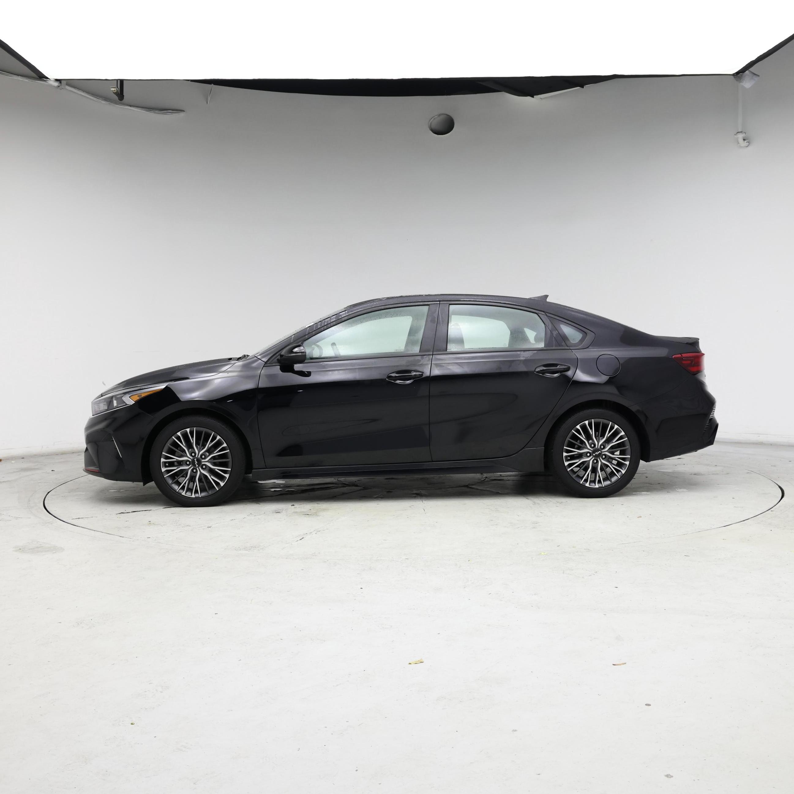 Thumbnail: 2023 Kia Forte - 3