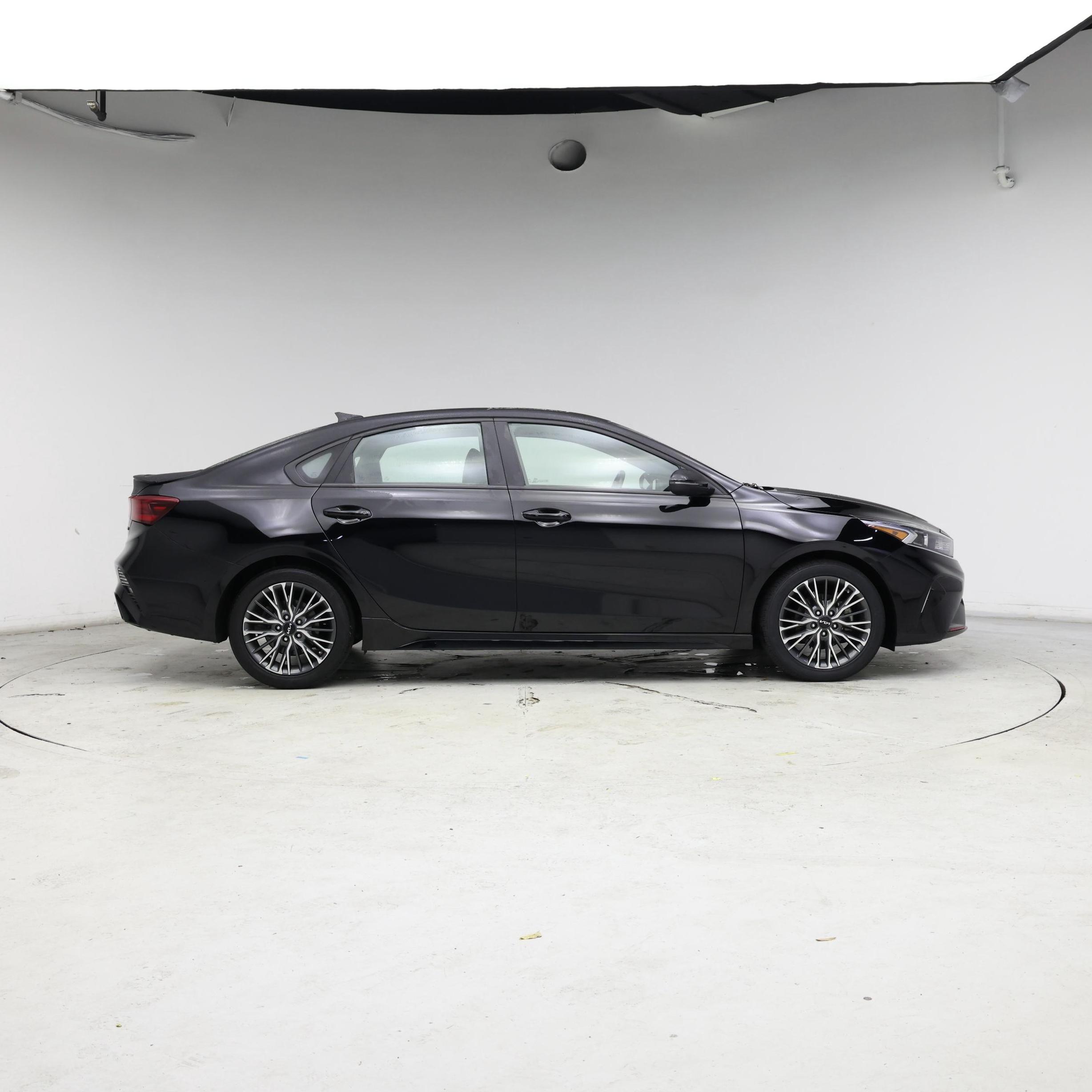 Thumbnail: 2023 Kia Forte - 7