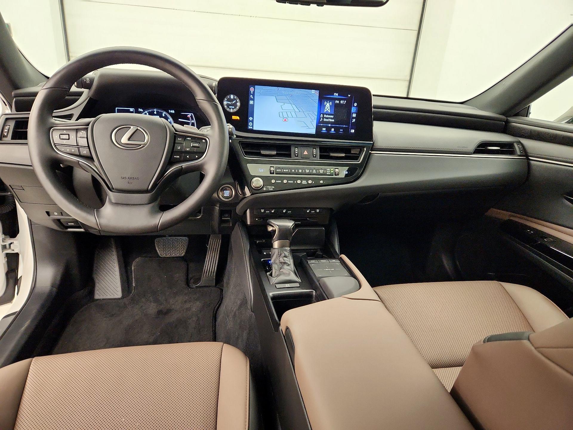 Thumbnail: 2022 Lexus ES - 9