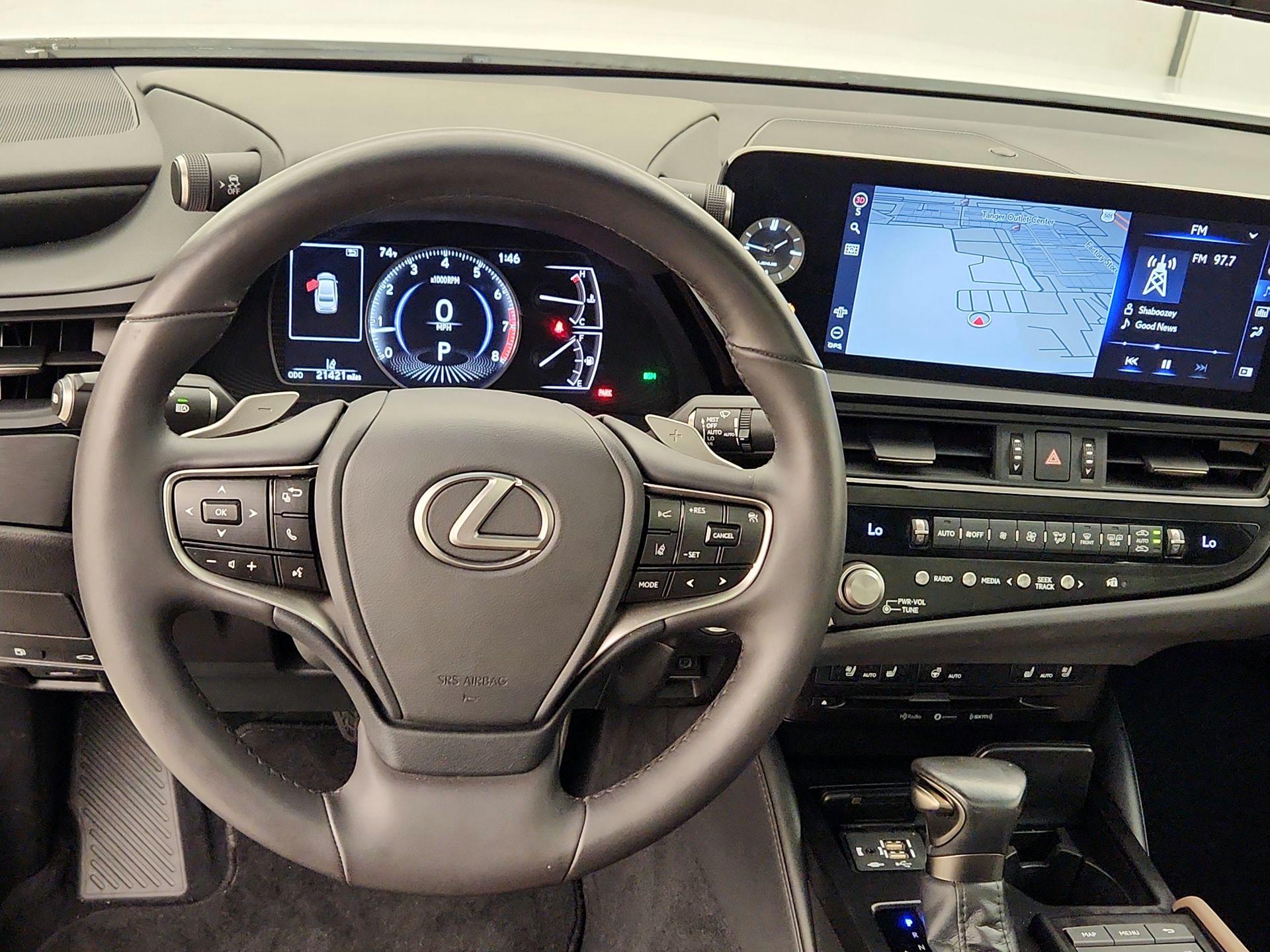 Thumbnail: 2022 Lexus ES - 10