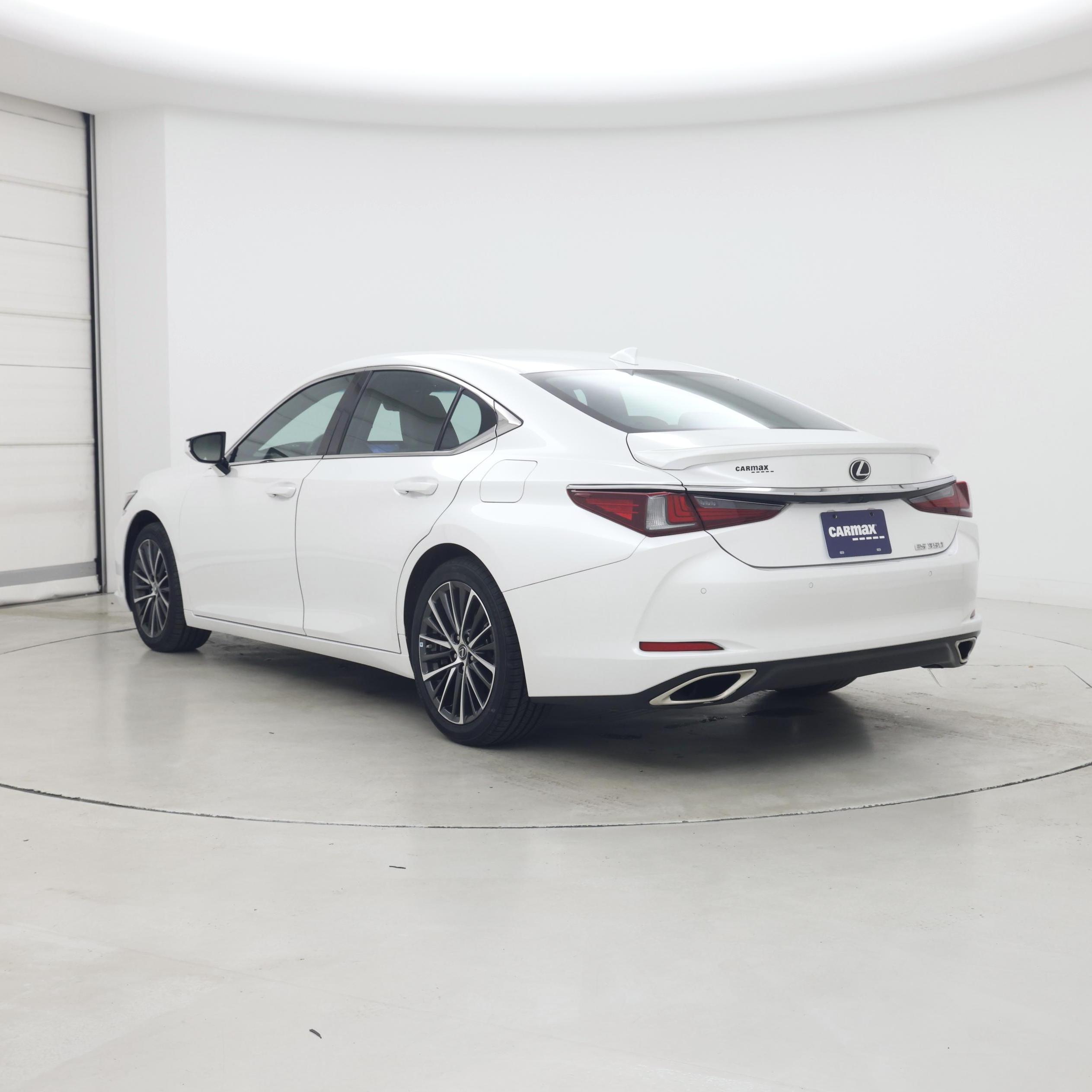 Thumbnail: 2022 Lexus ES - 2