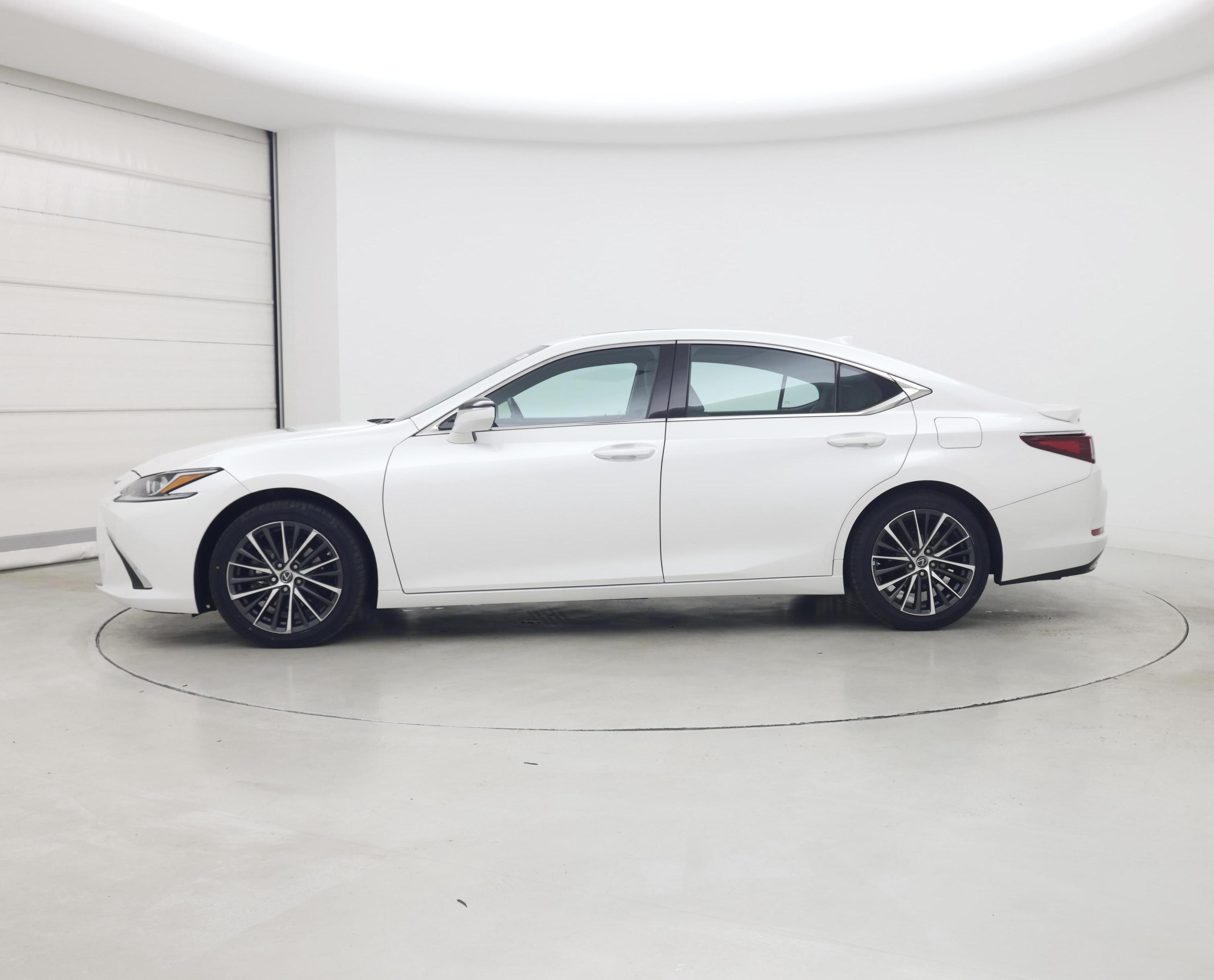Thumbnail: 2022 Lexus ES - 3