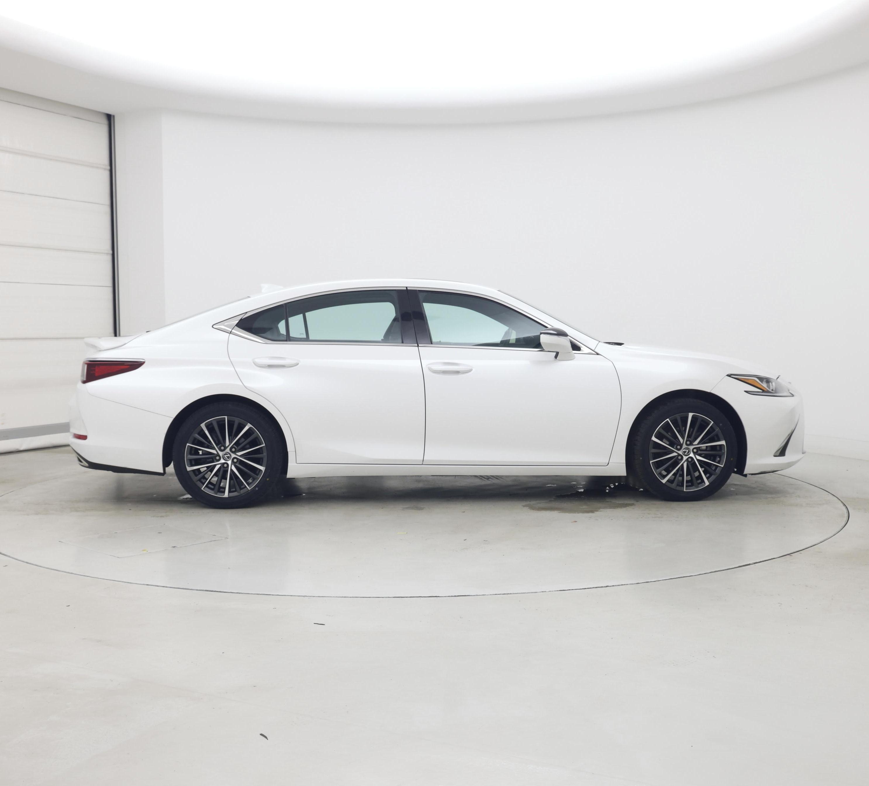 Thumbnail: 2022 Lexus ES - 7