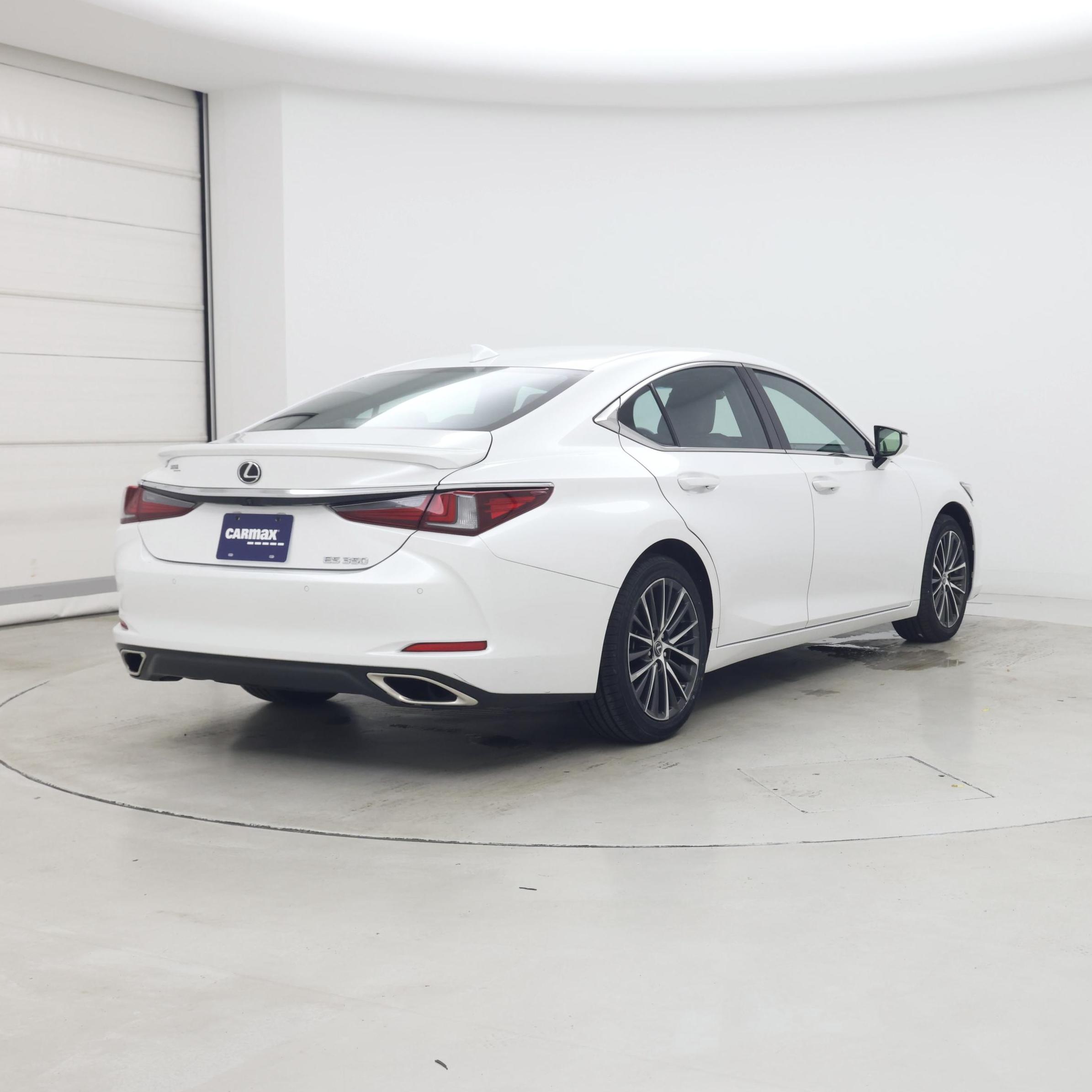 Thumbnail: 2022 Lexus ES - 8