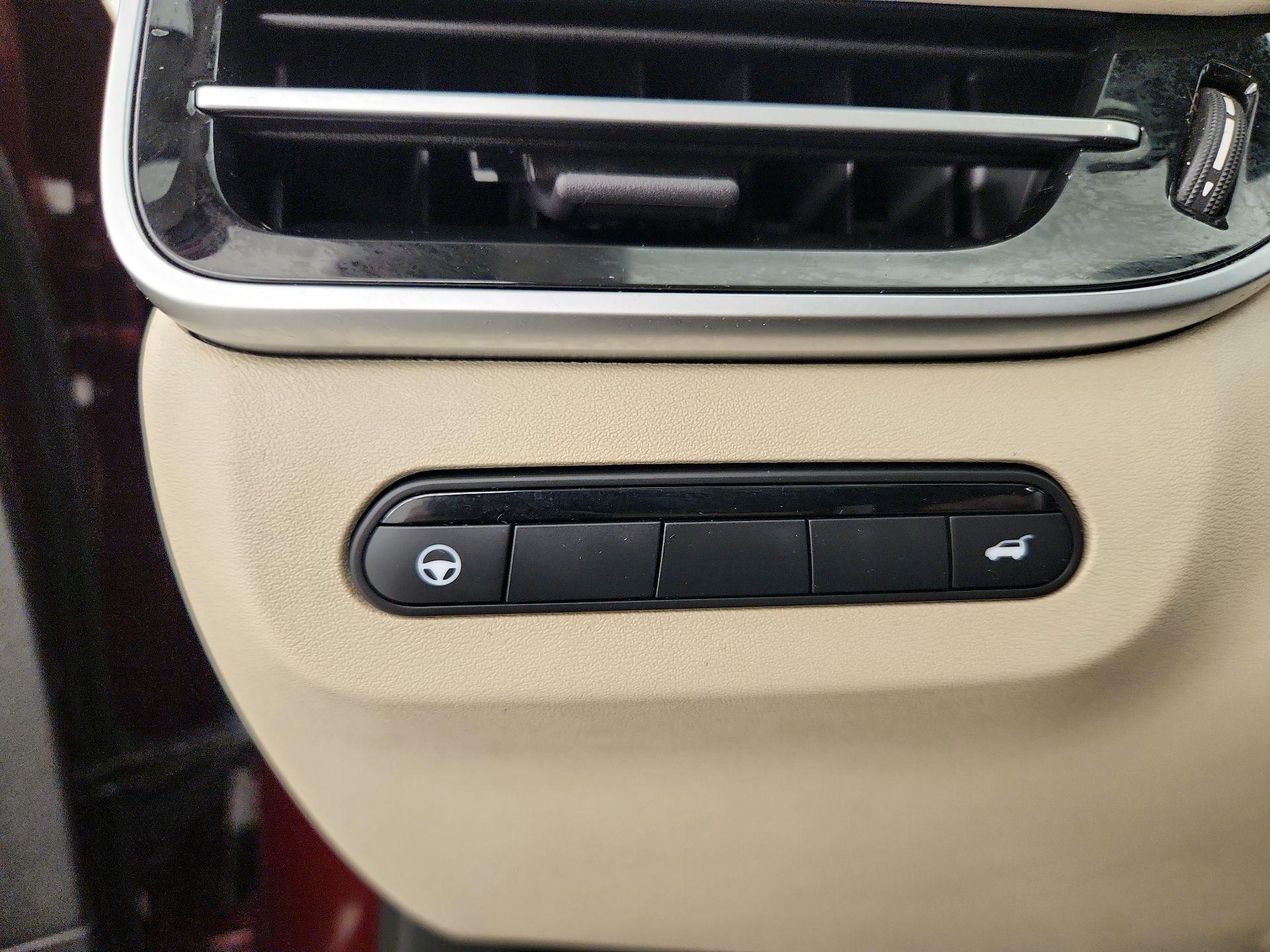 Thumbnail: 2023 INFINITI QX60 - 13