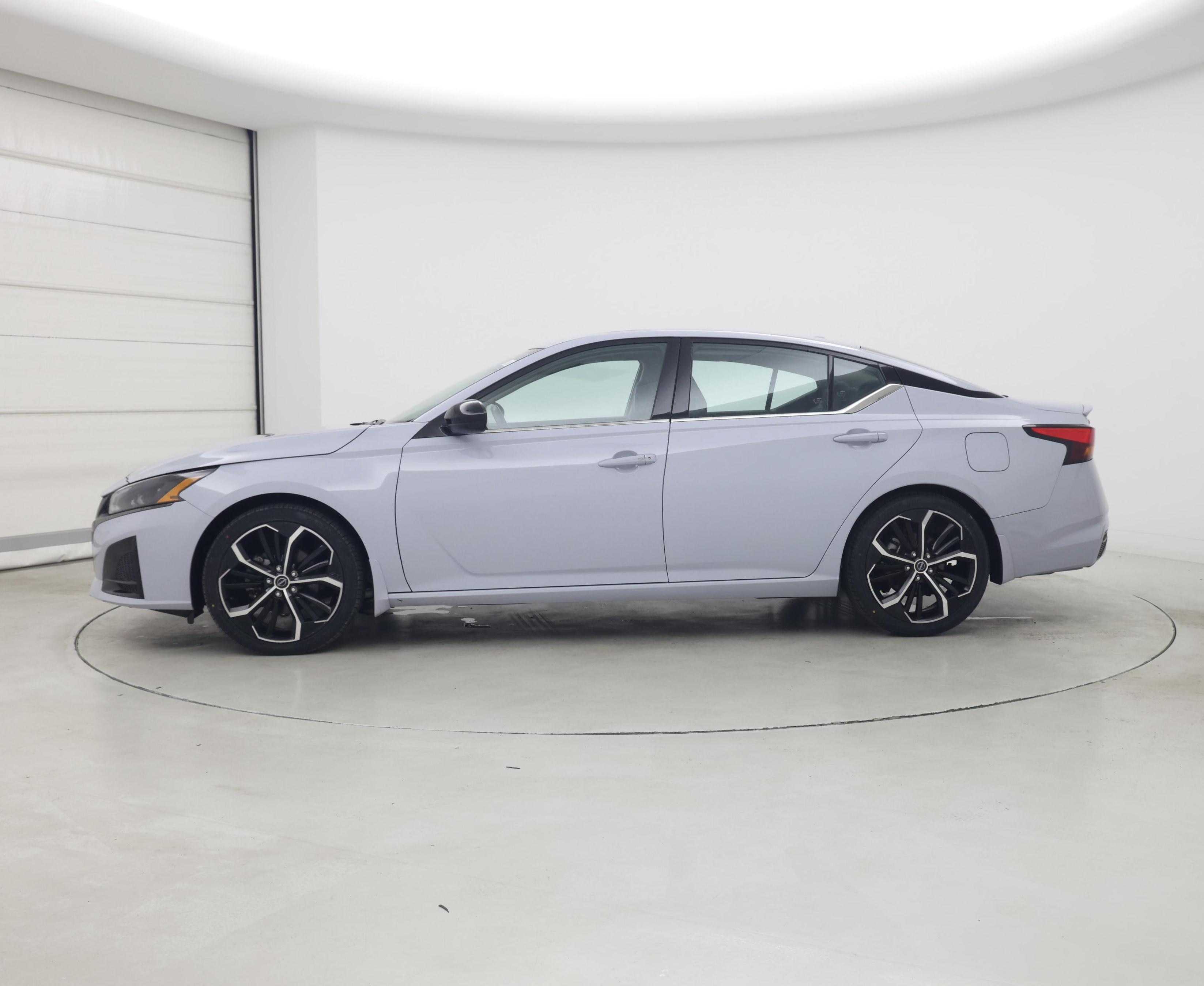 Thumbnail: 2023 Nissan Altima - 3
