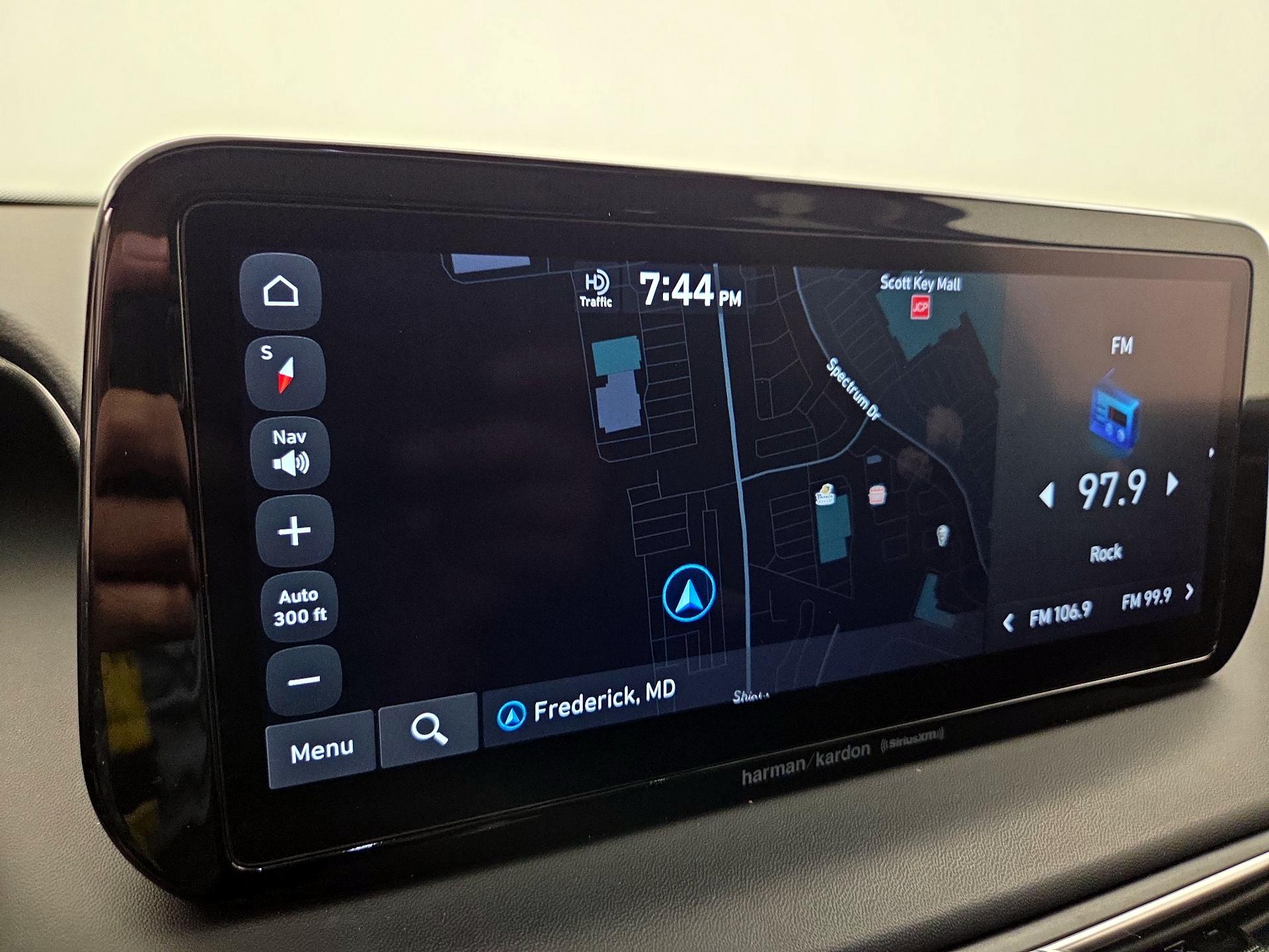 Thumbnail: 2022 Hyundai Santa Fe - 14