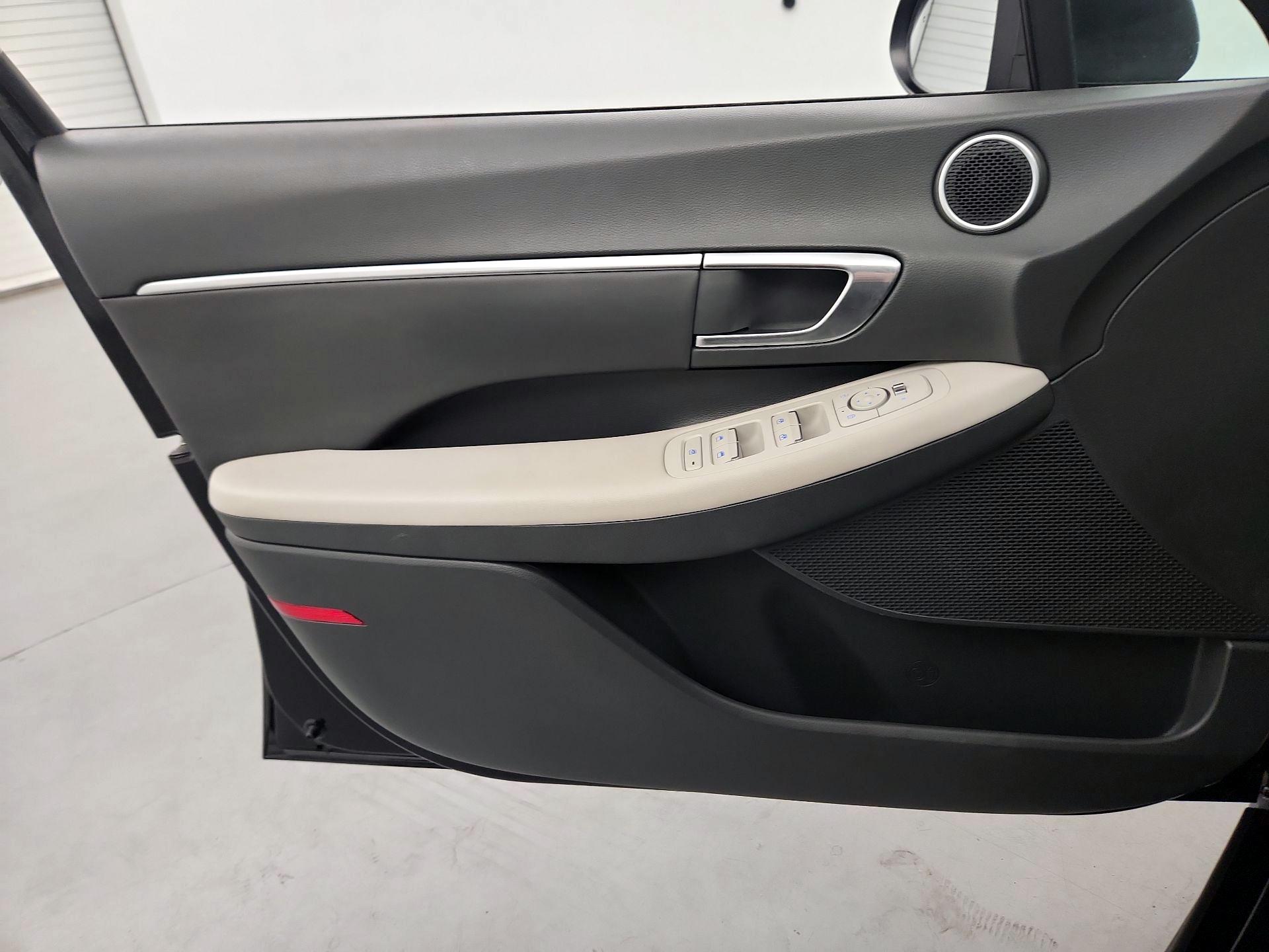 Thumbnail: 2023 Hyundai Sonata - 12