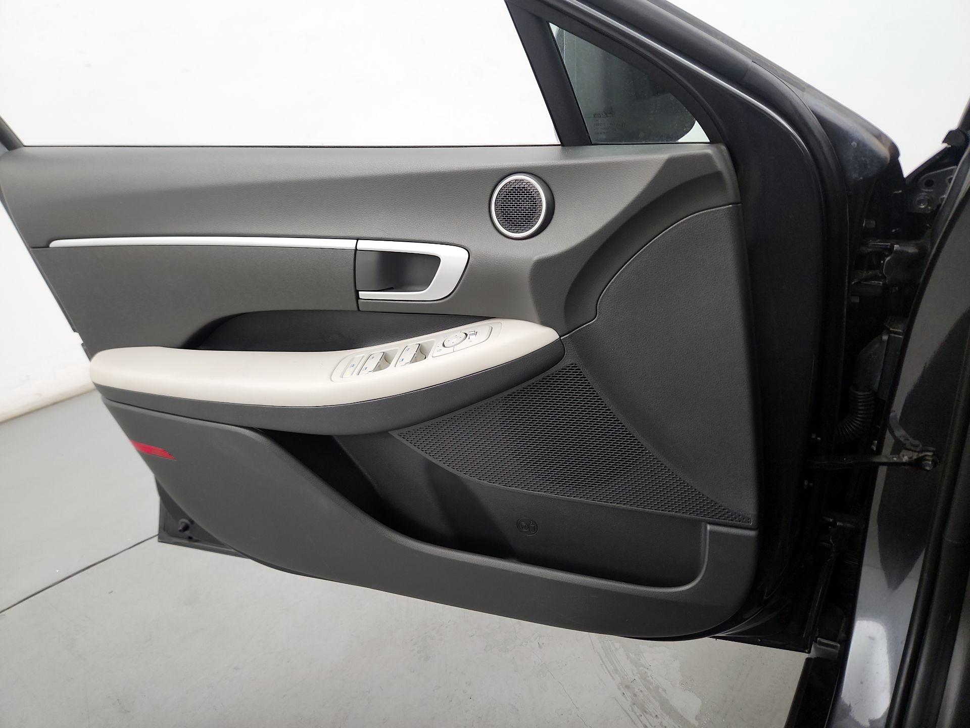 Thumbnail: 2022 Hyundai Sonata - 12