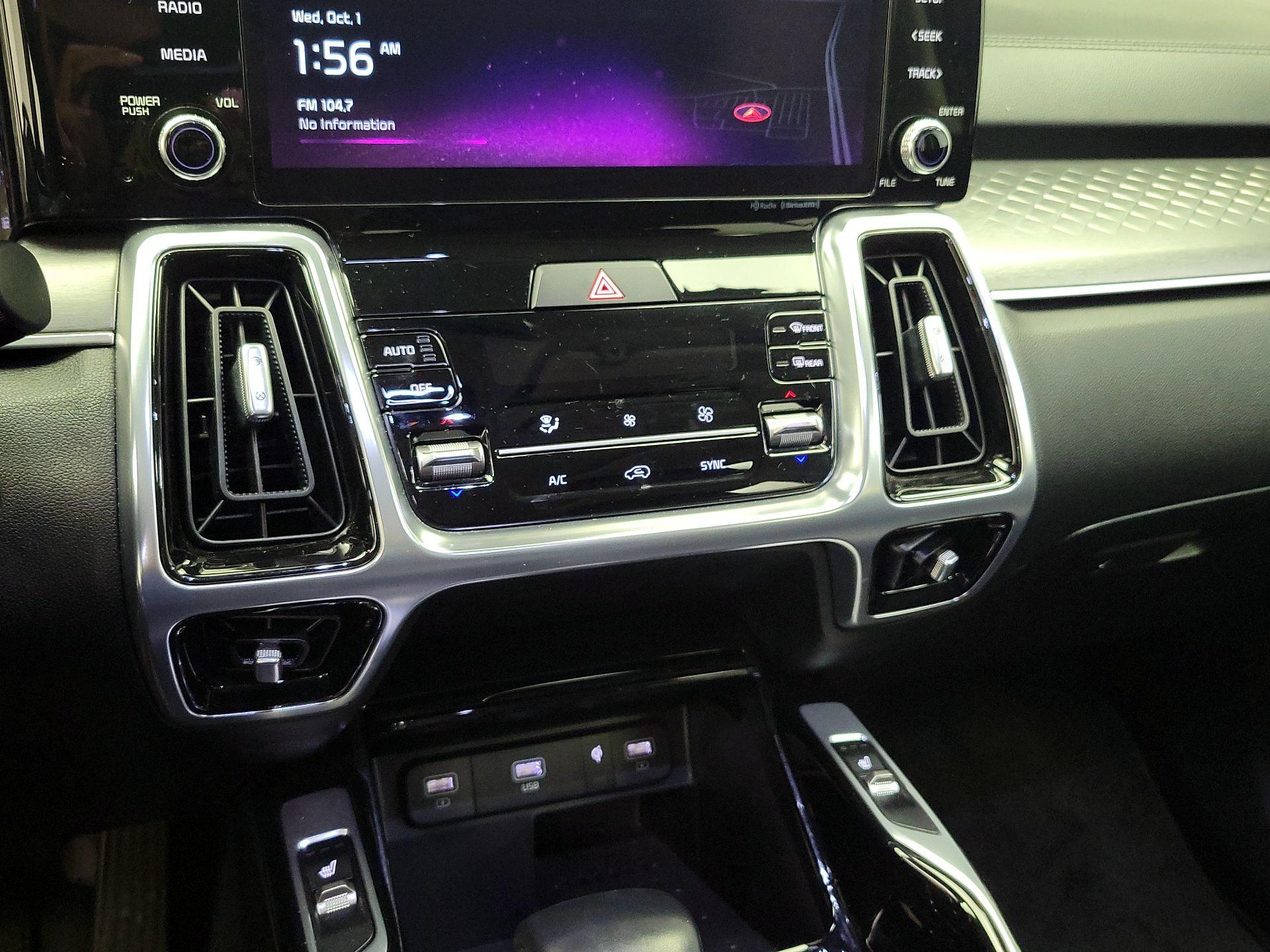 Thumbnail: 2022 Kia Sorento - 16