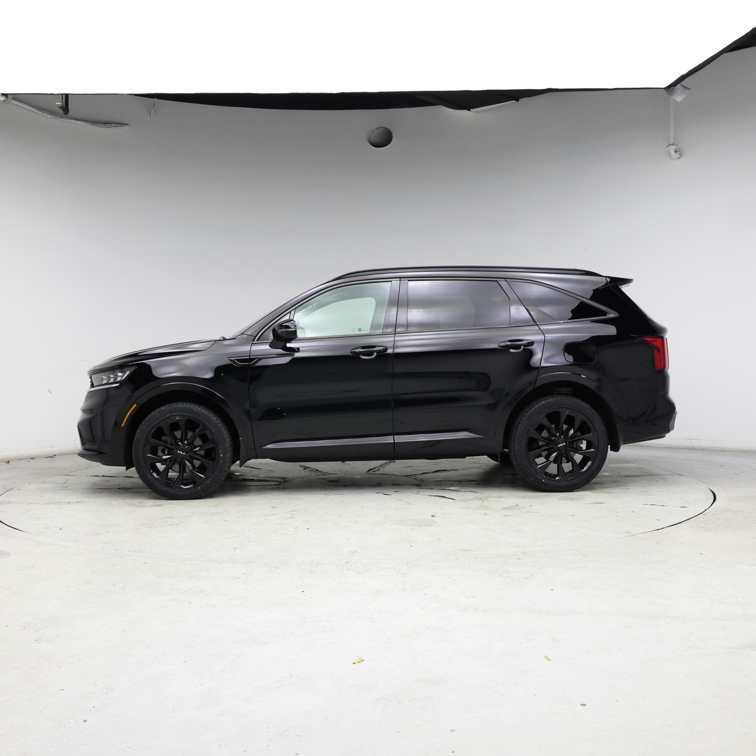 Thumbnail: 2022 Kia Sorento - 3