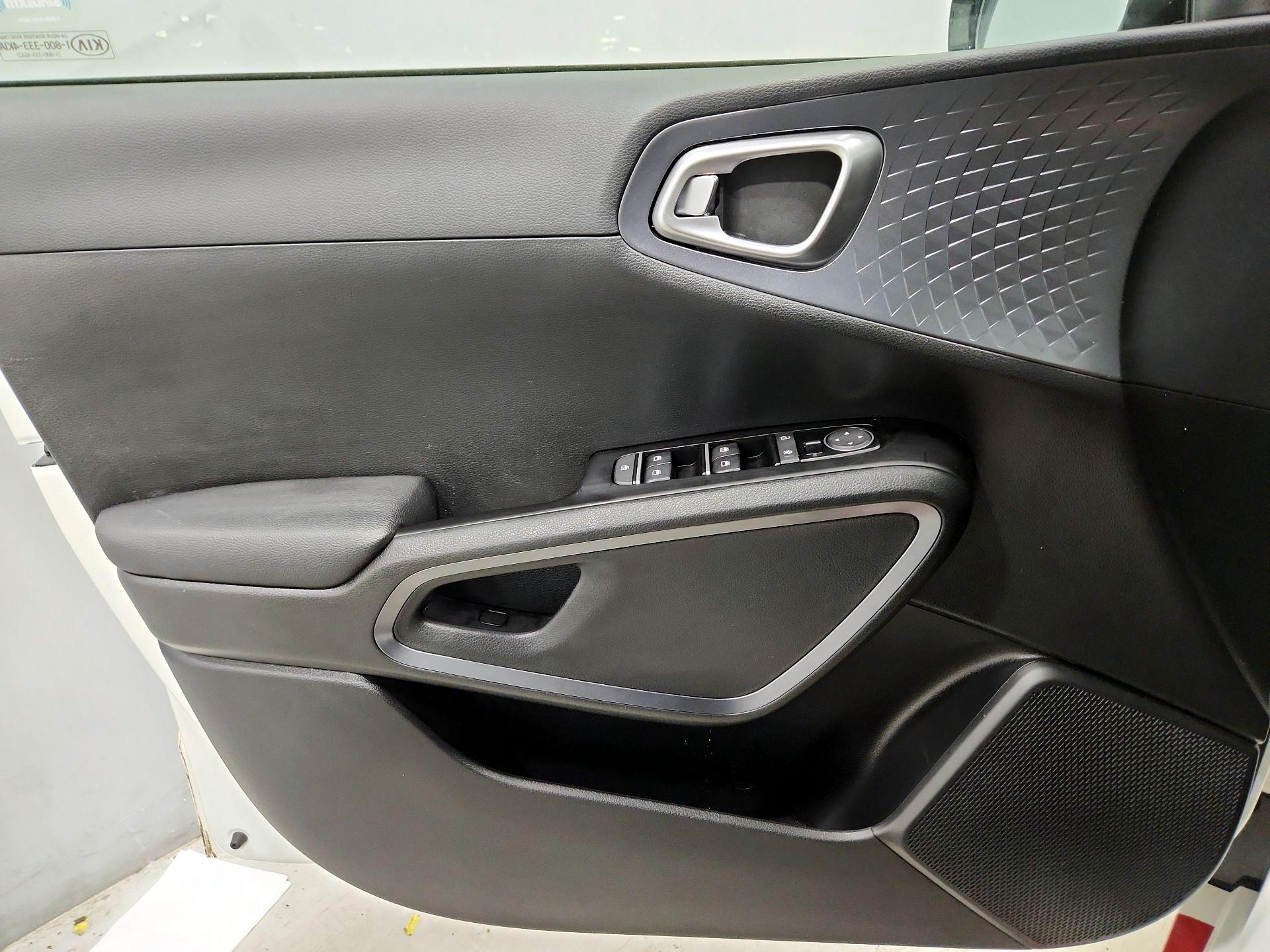 Thumbnail: 2022 Kia Soul - 12