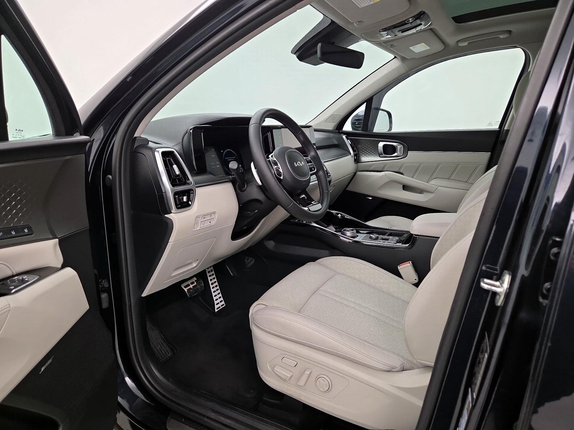 Thumbnail: 2022 Kia Sorento - 11