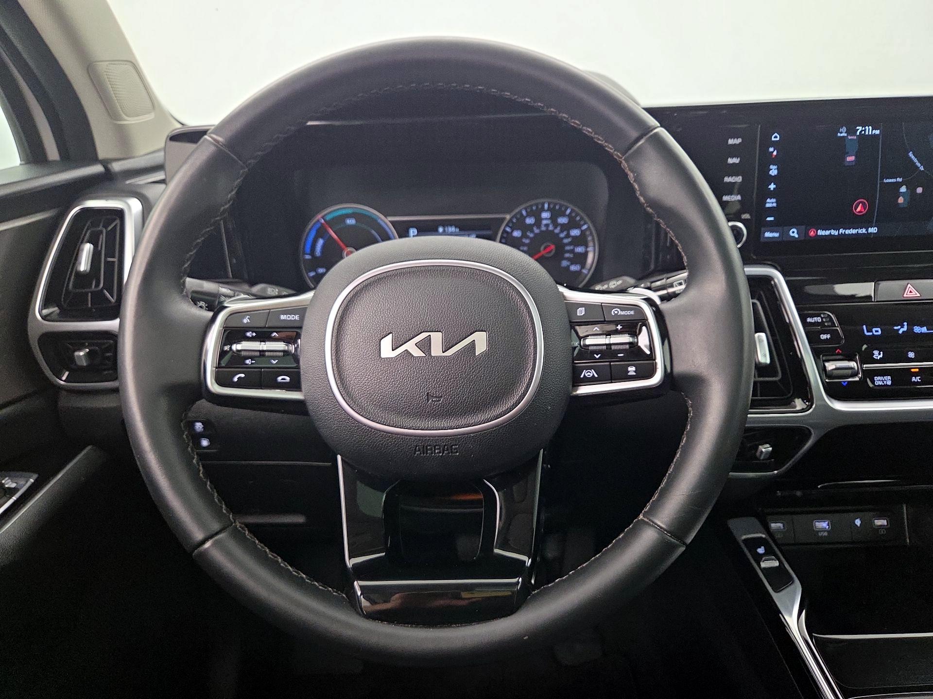 Thumbnail: 2022 Kia Sorento - 10