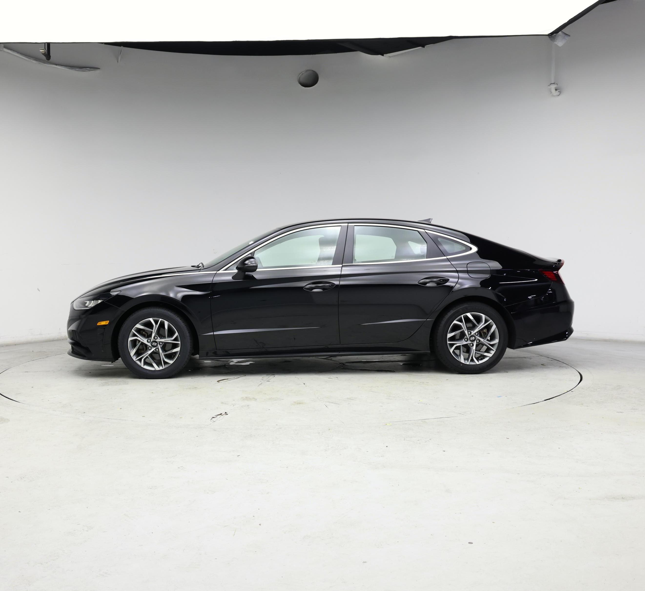 Thumbnail: 2023 Hyundai Sonata - 3