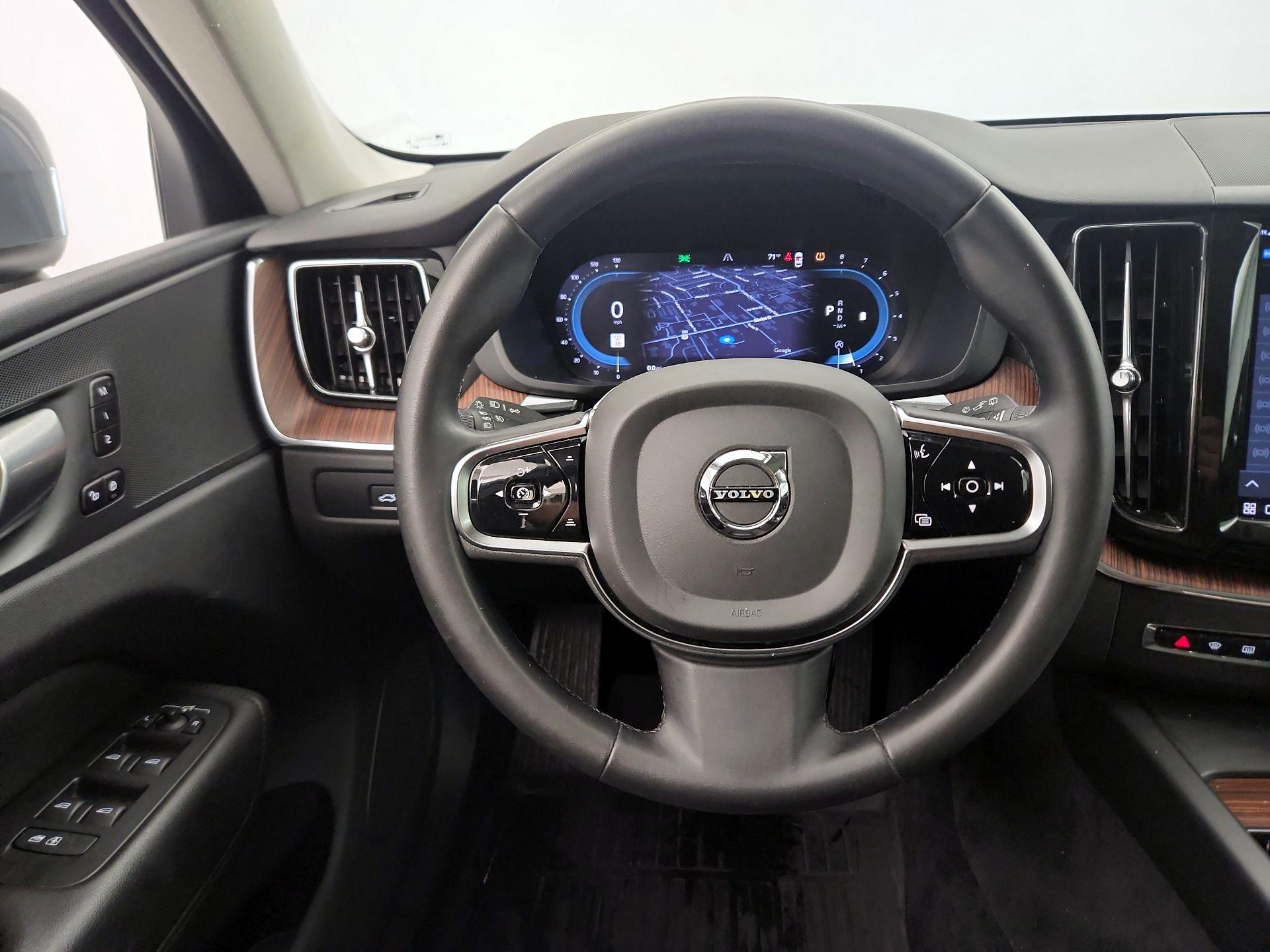 Thumbnail: 2023 Volvo XC60 - 10