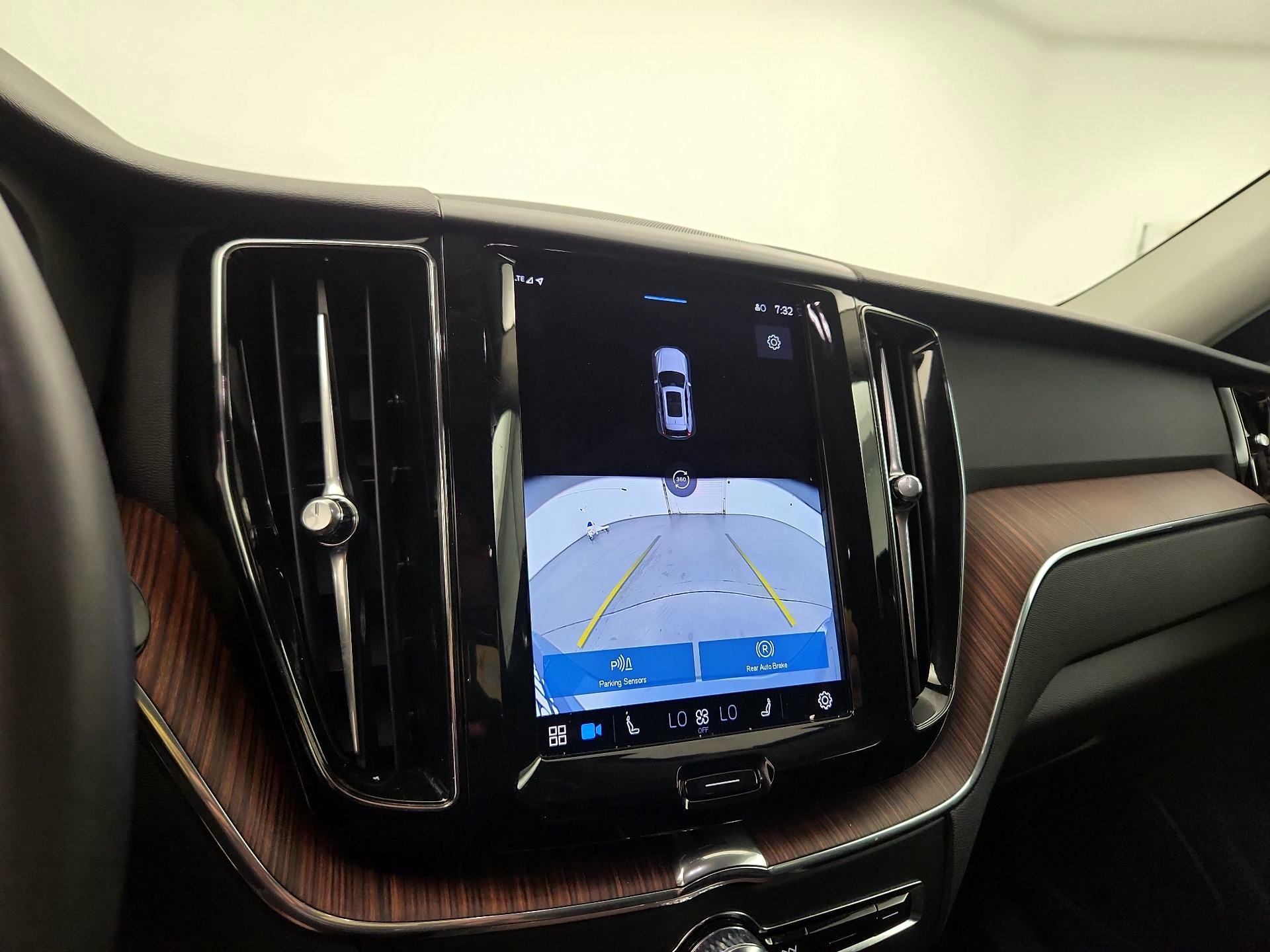 Thumbnail: 2023 Volvo XC60 - 14