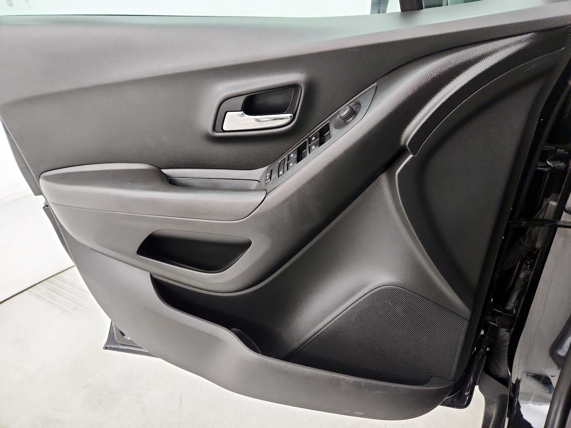 Thumbnail: 2020 Chevrolet Trax - 12