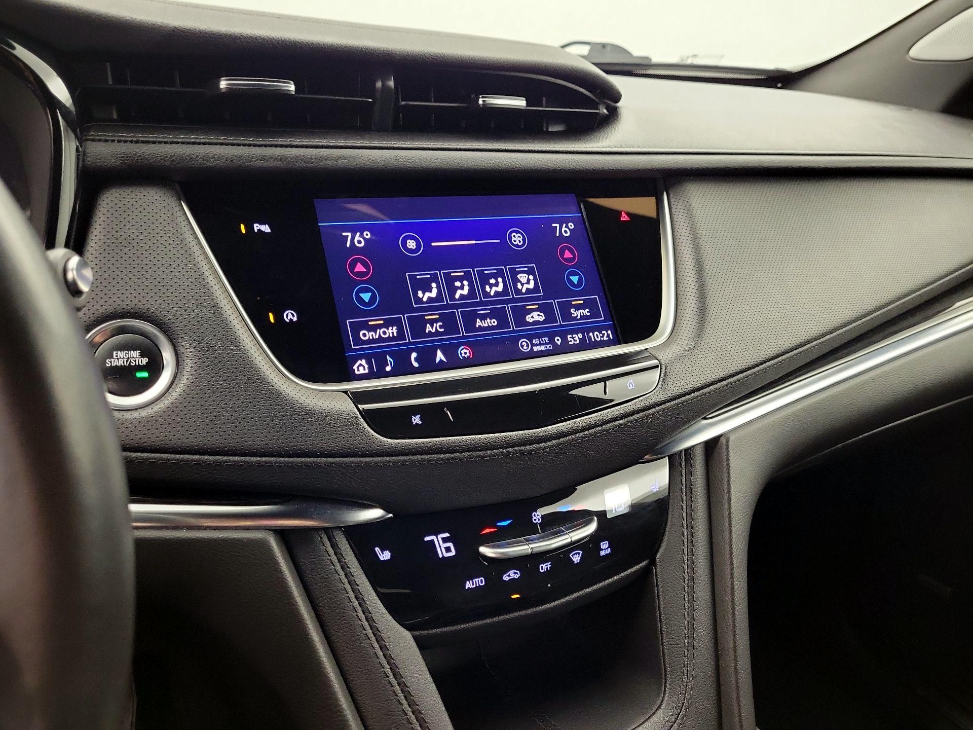 Thumbnail: 2022 Cadillac XT5 - 16