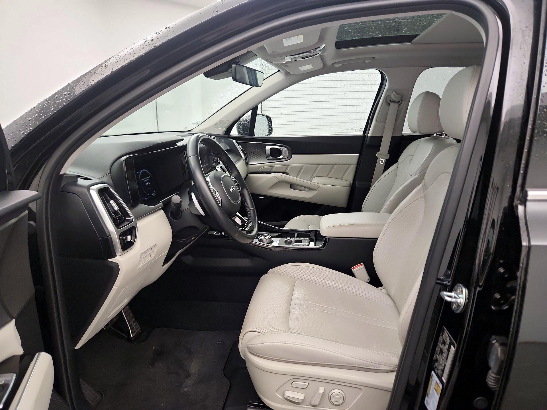 Thumbnail: 2022 Kia Sorento - 11