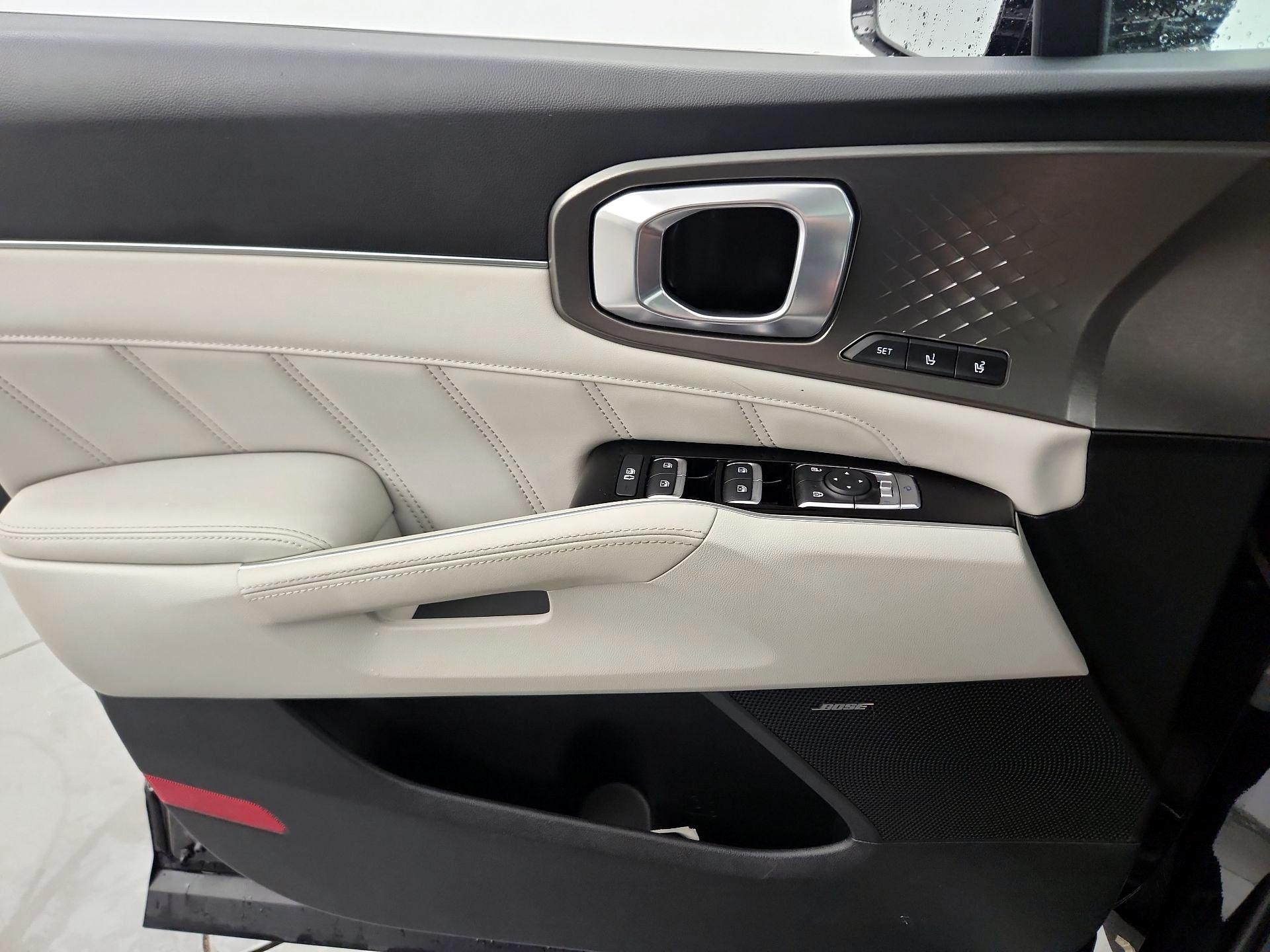 Thumbnail: 2022 Kia Sorento - 12