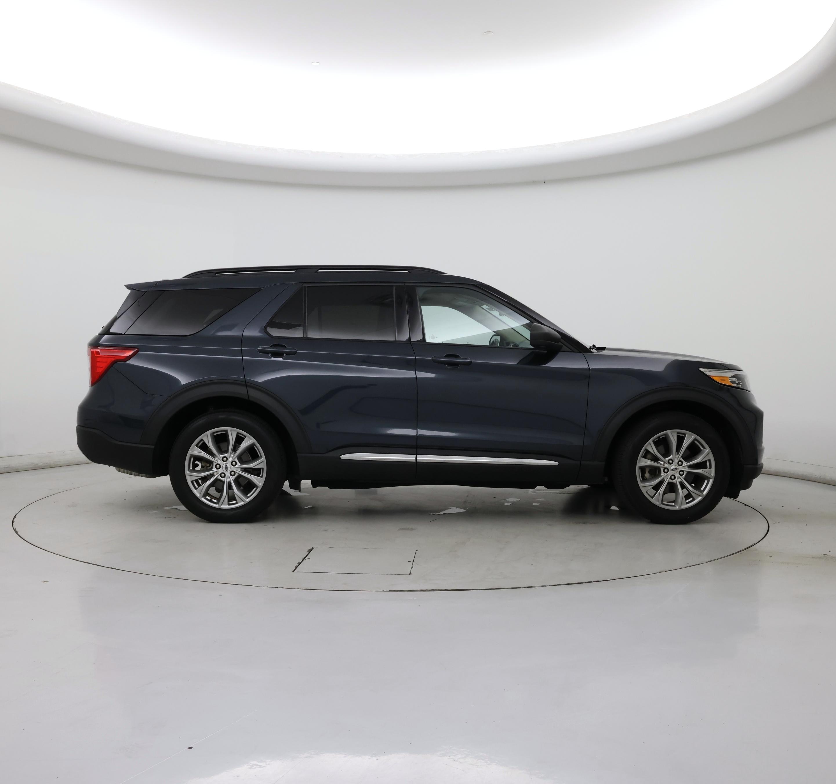 Thumbnail: 2022 Ford Explorer - 7