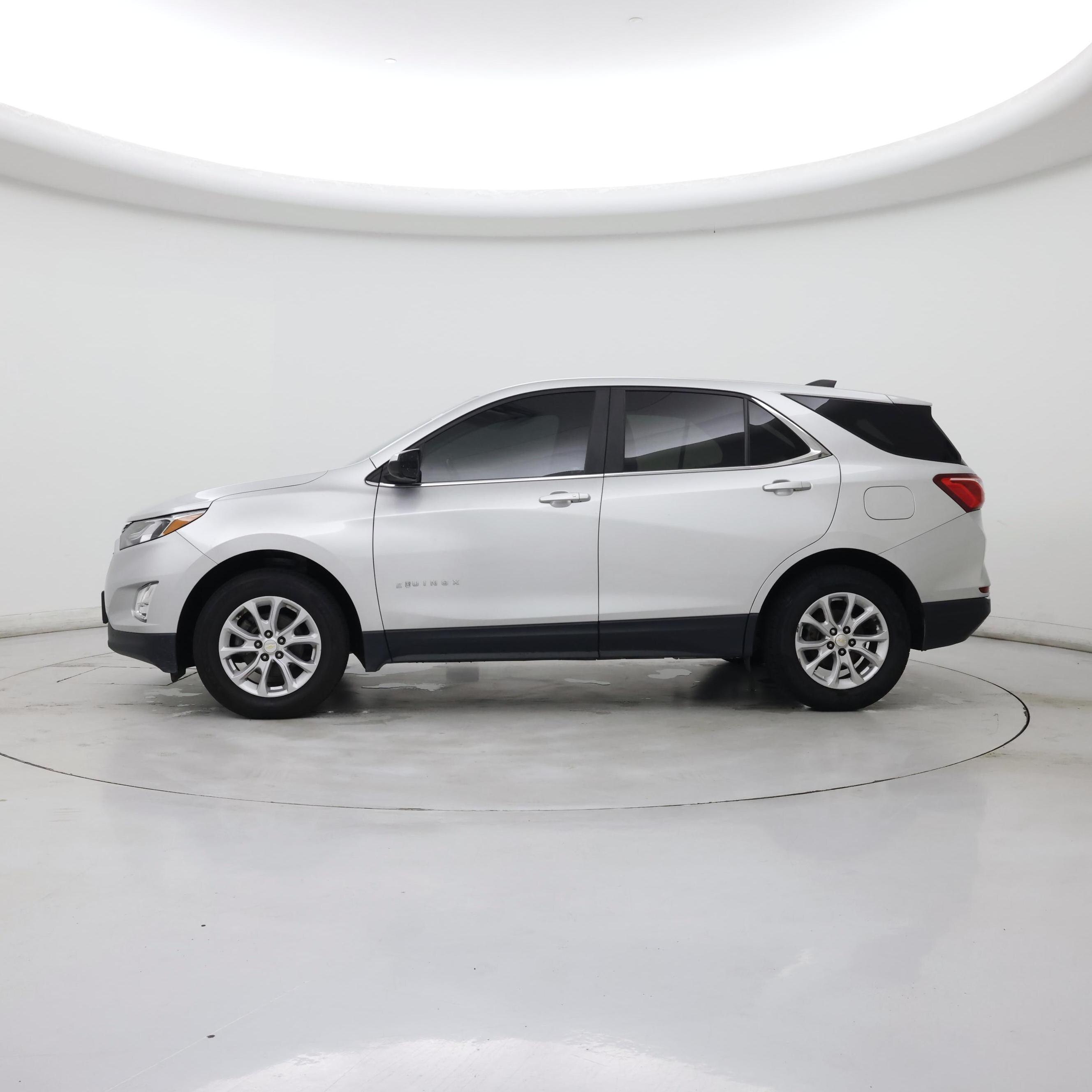 Thumbnail: 2021 Chevrolet Equinox - 3
