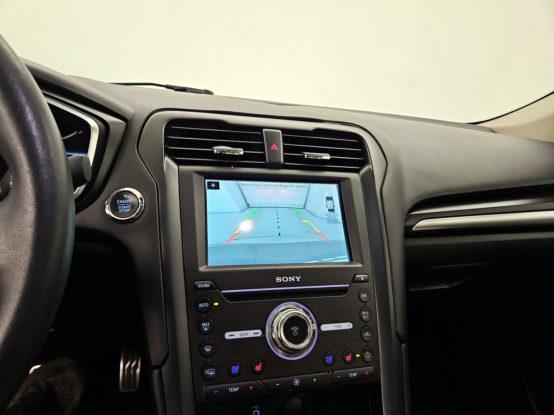 Thumbnail: 2017 Ford Fusion - 15