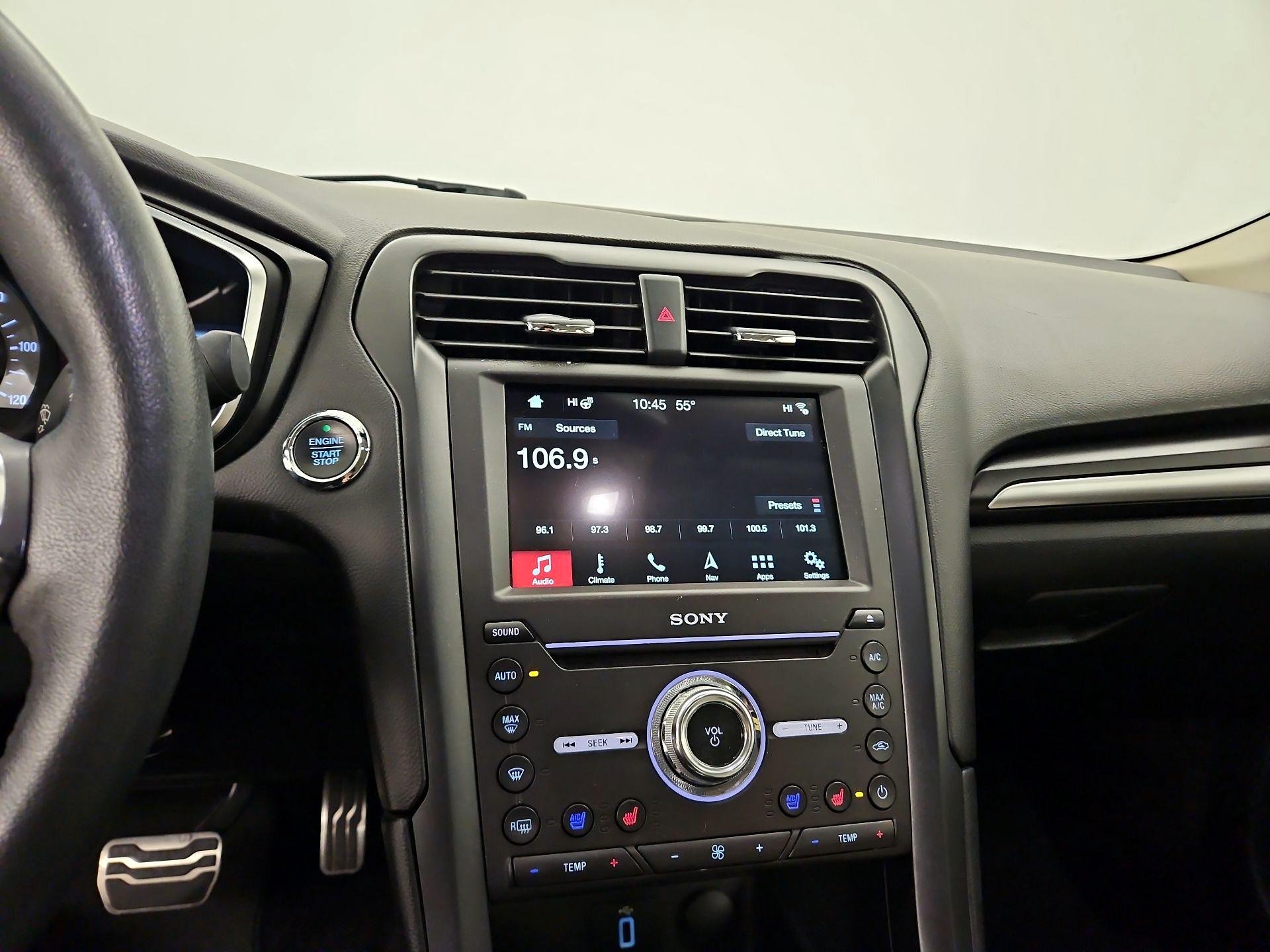 Thumbnail: 2017 Ford Fusion - 16