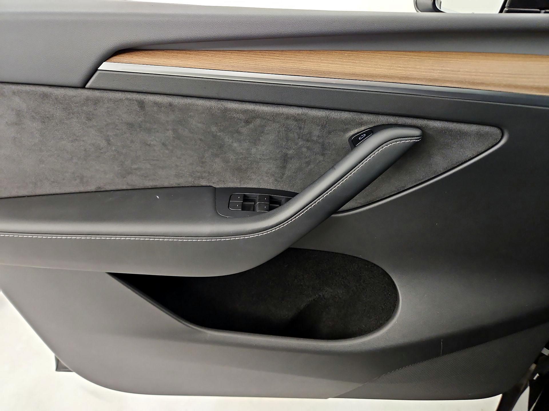 Thumbnail: 2022 Tesla Model Y - 12