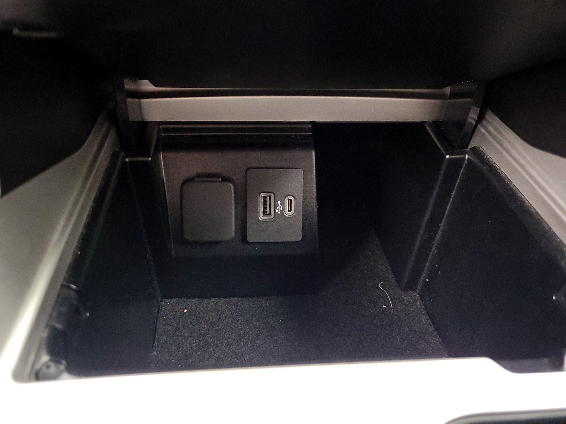 Thumbnail: 2022 Ford Explorer - 18