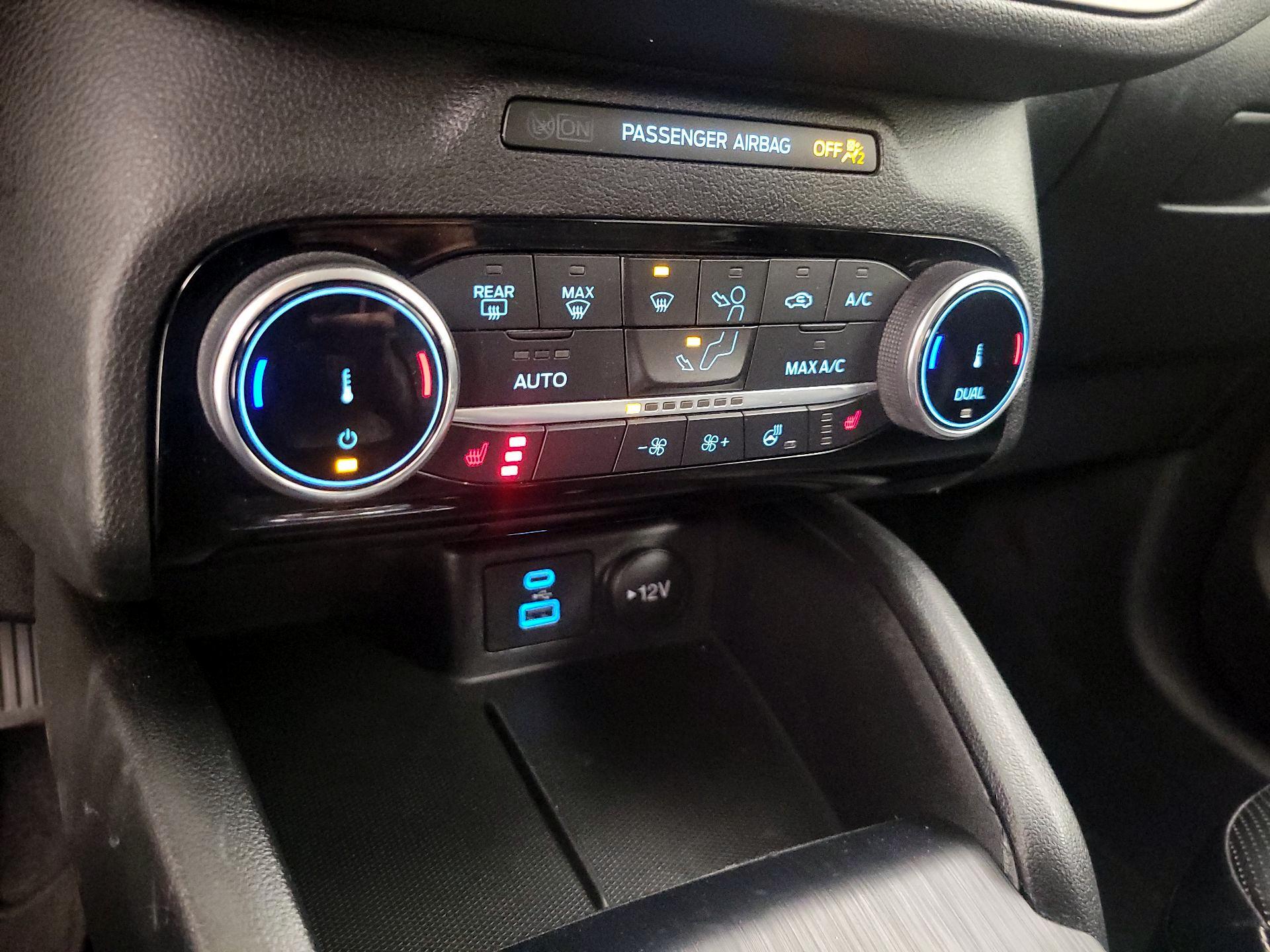 Thumbnail: 2022 Ford Escape - 16