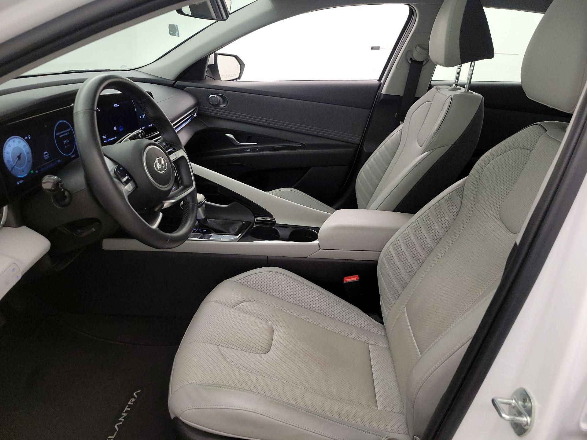 Thumbnail: 2022 Hyundai Elantra - 11