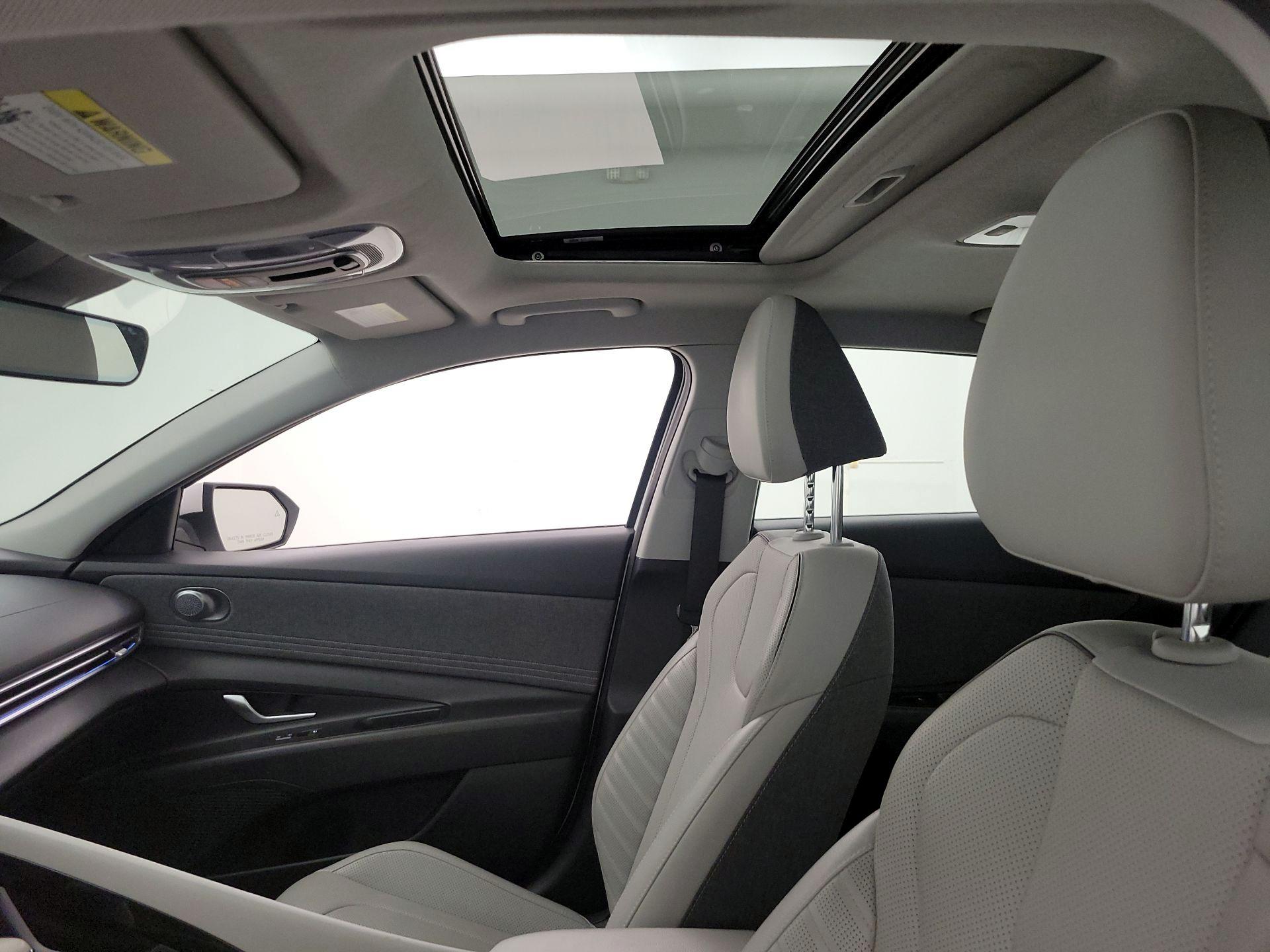 Thumbnail: 2022 Hyundai Elantra - 20
