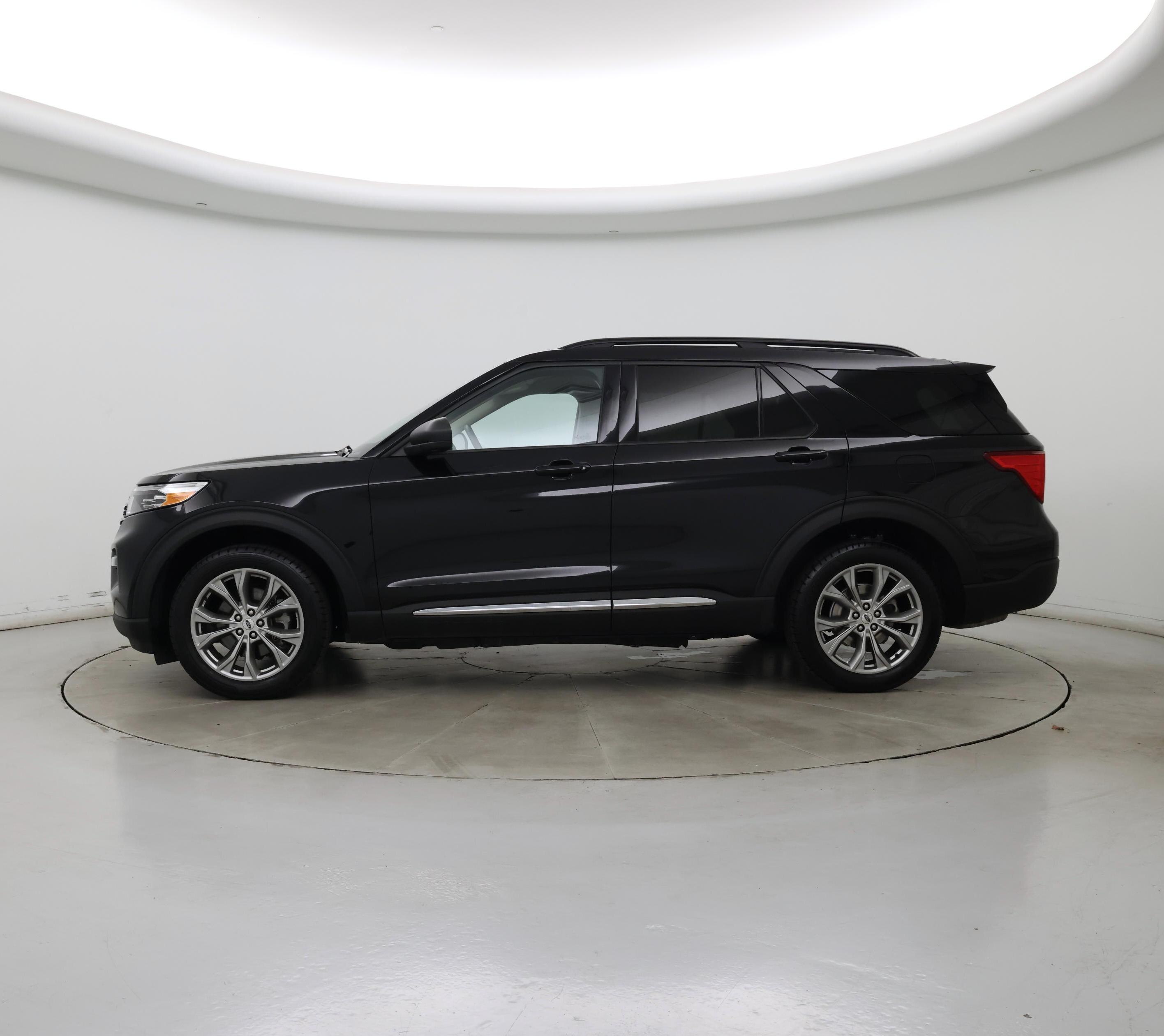 Thumbnail: 2021 Ford Explorer - 3