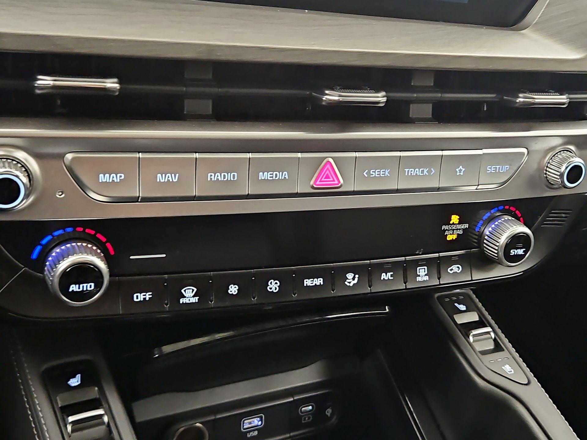 Thumbnail: 2023 Kia Telluride - 17