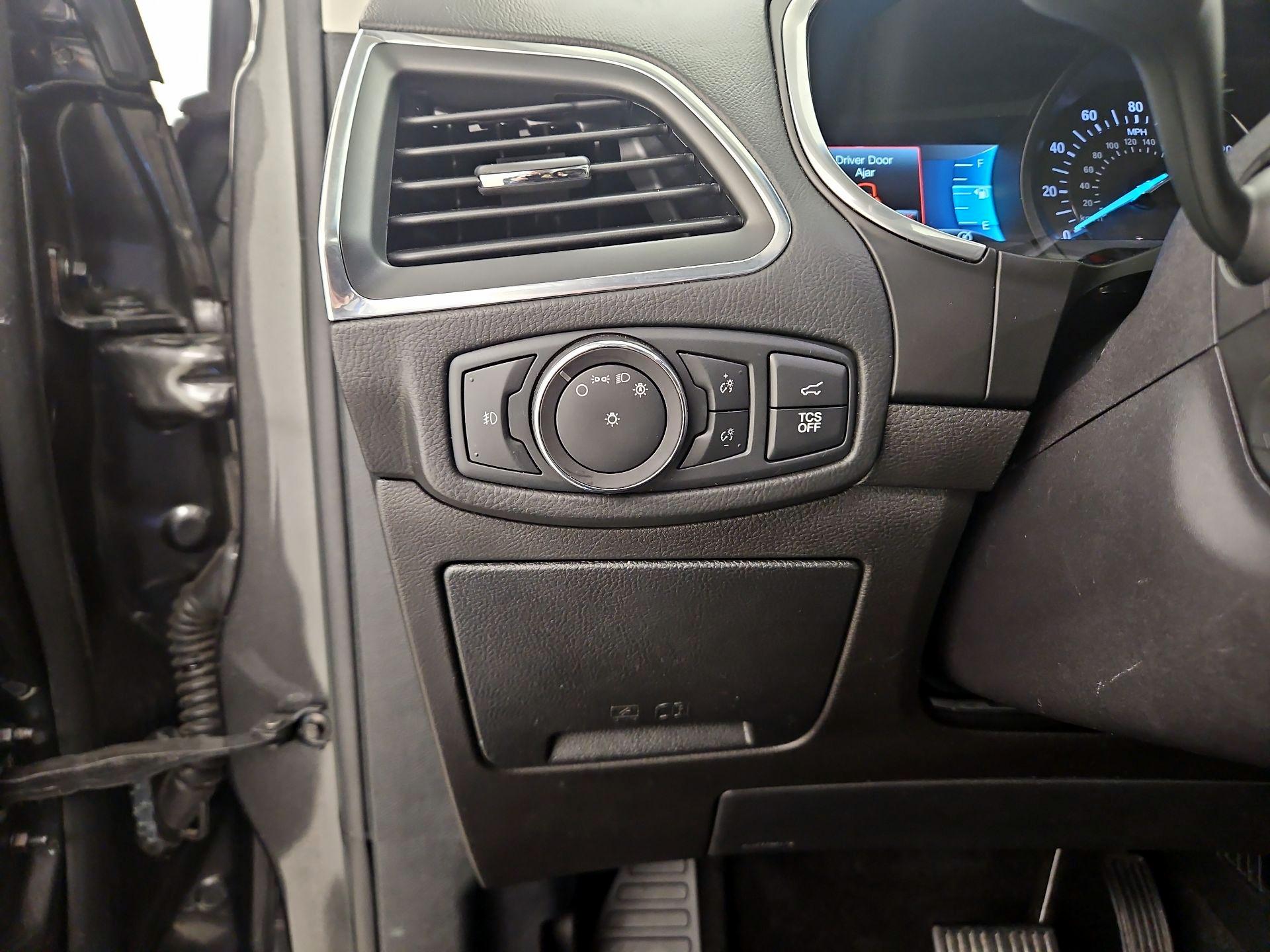 Thumbnail: 2019 Ford Edge - 13