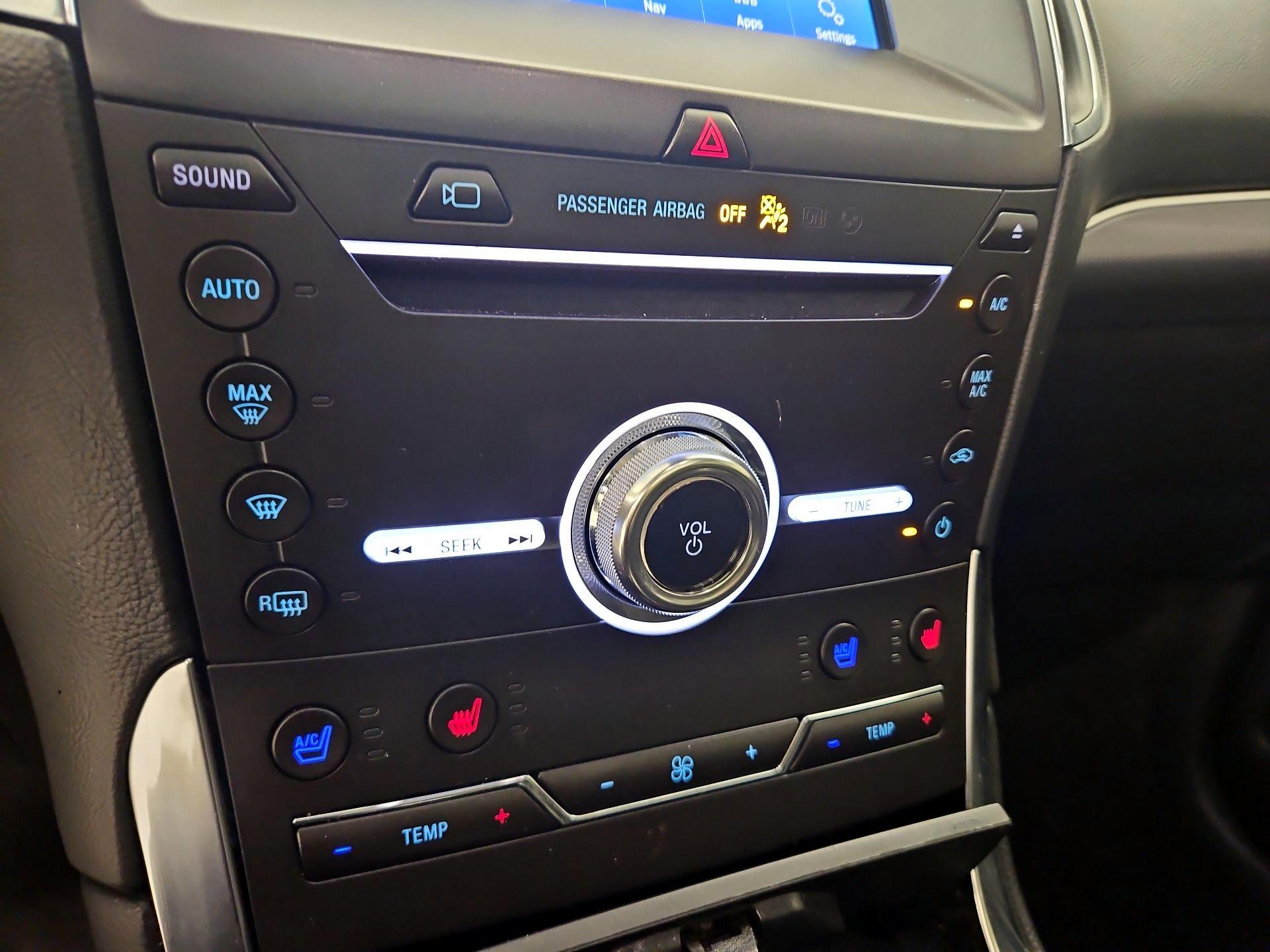 Thumbnail: 2019 Ford Edge - 17