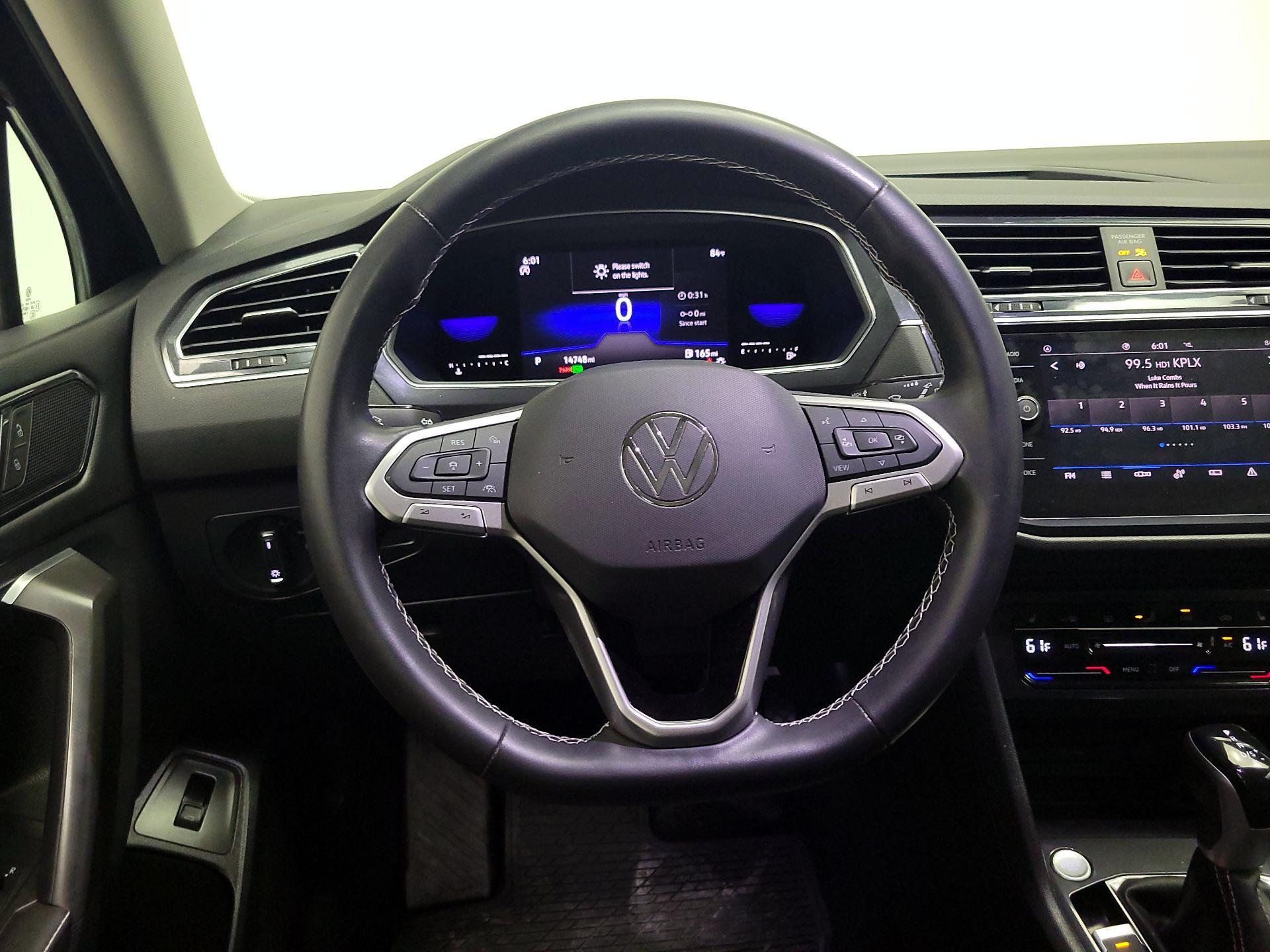 Thumbnail: 2022 Volkswagen Tiguan - 10