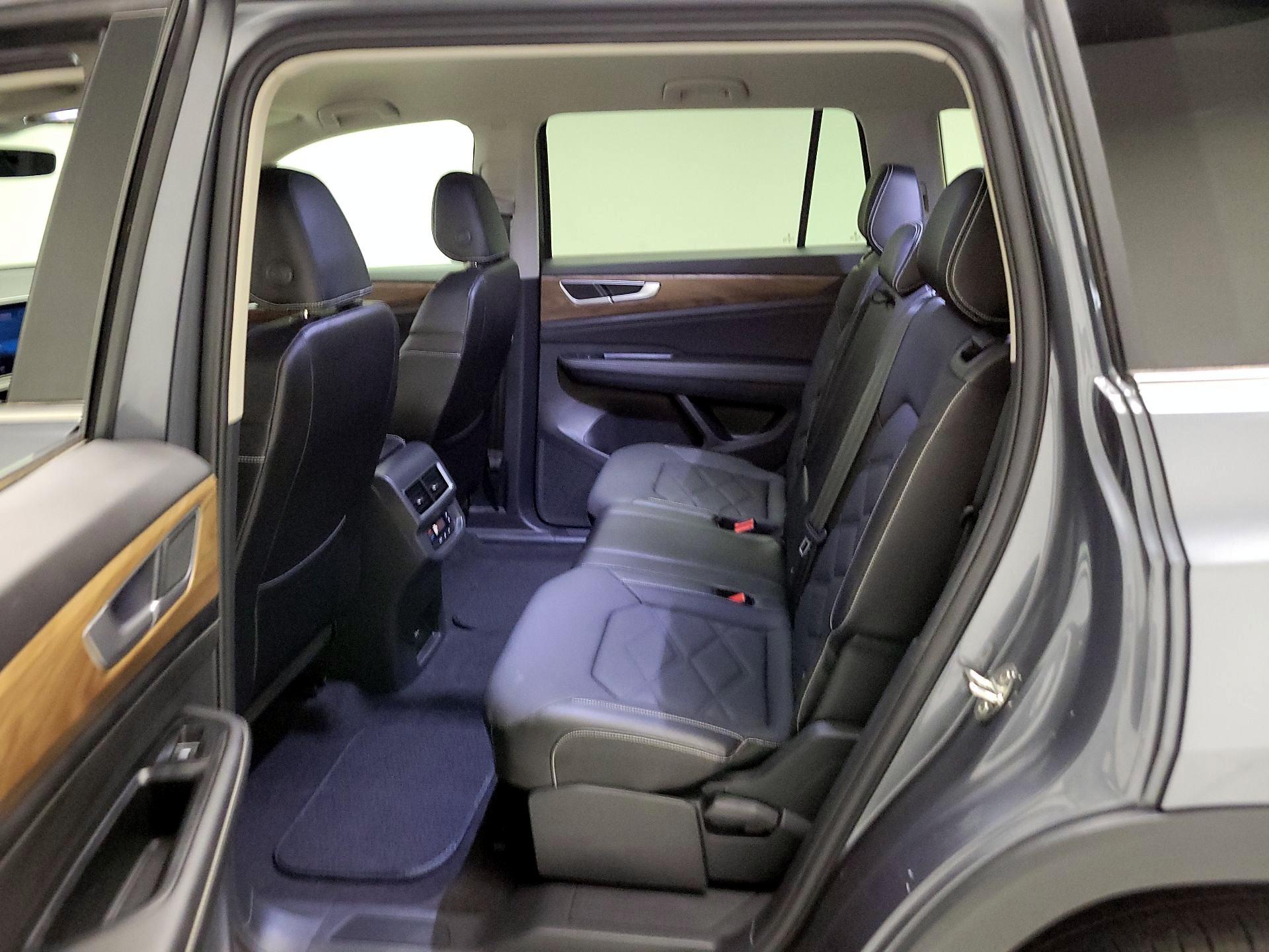 Thumbnail: 2024 Volkswagen Atlas - 18