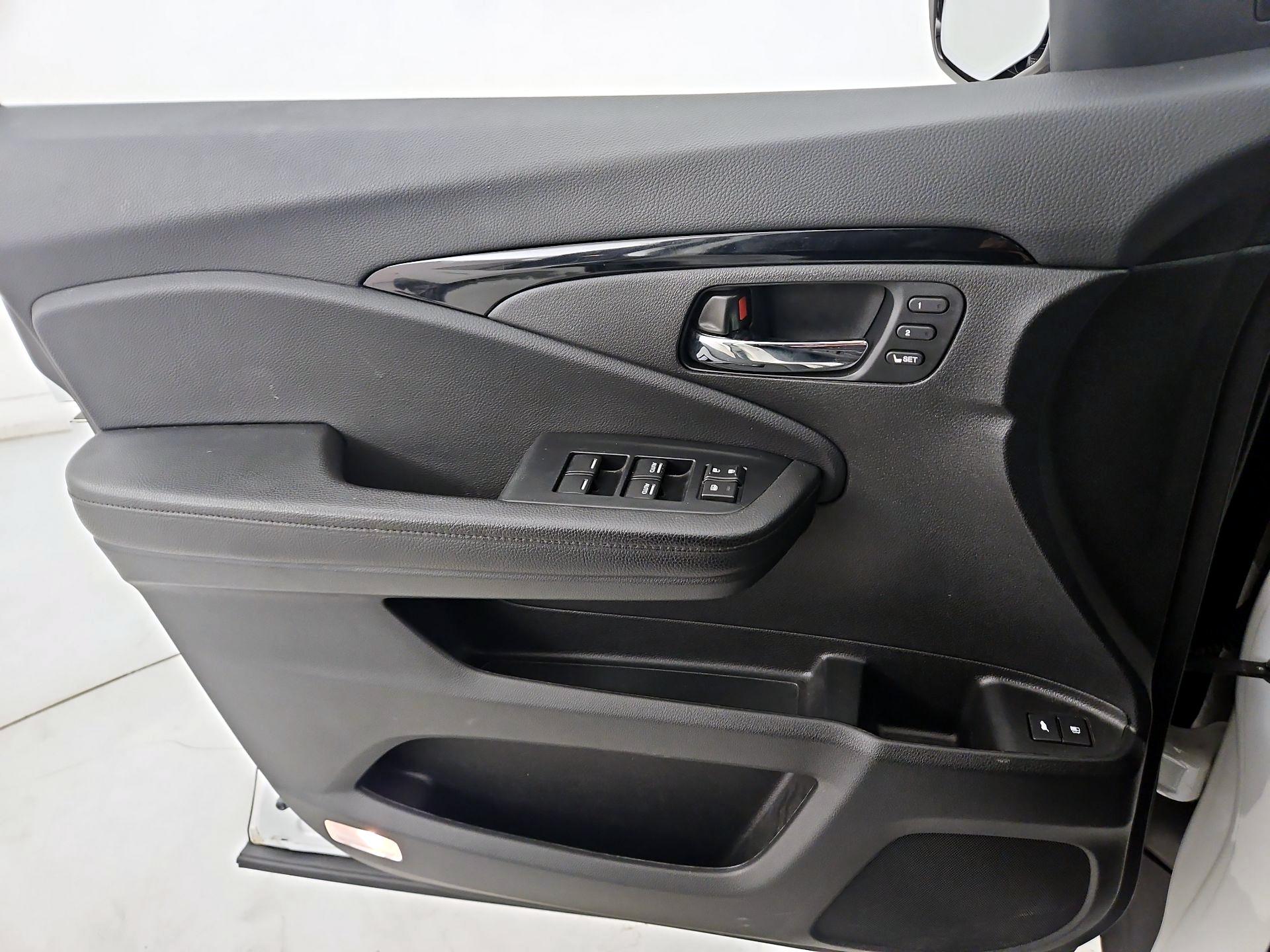 Thumbnail: 2022 Honda Pilot - 12