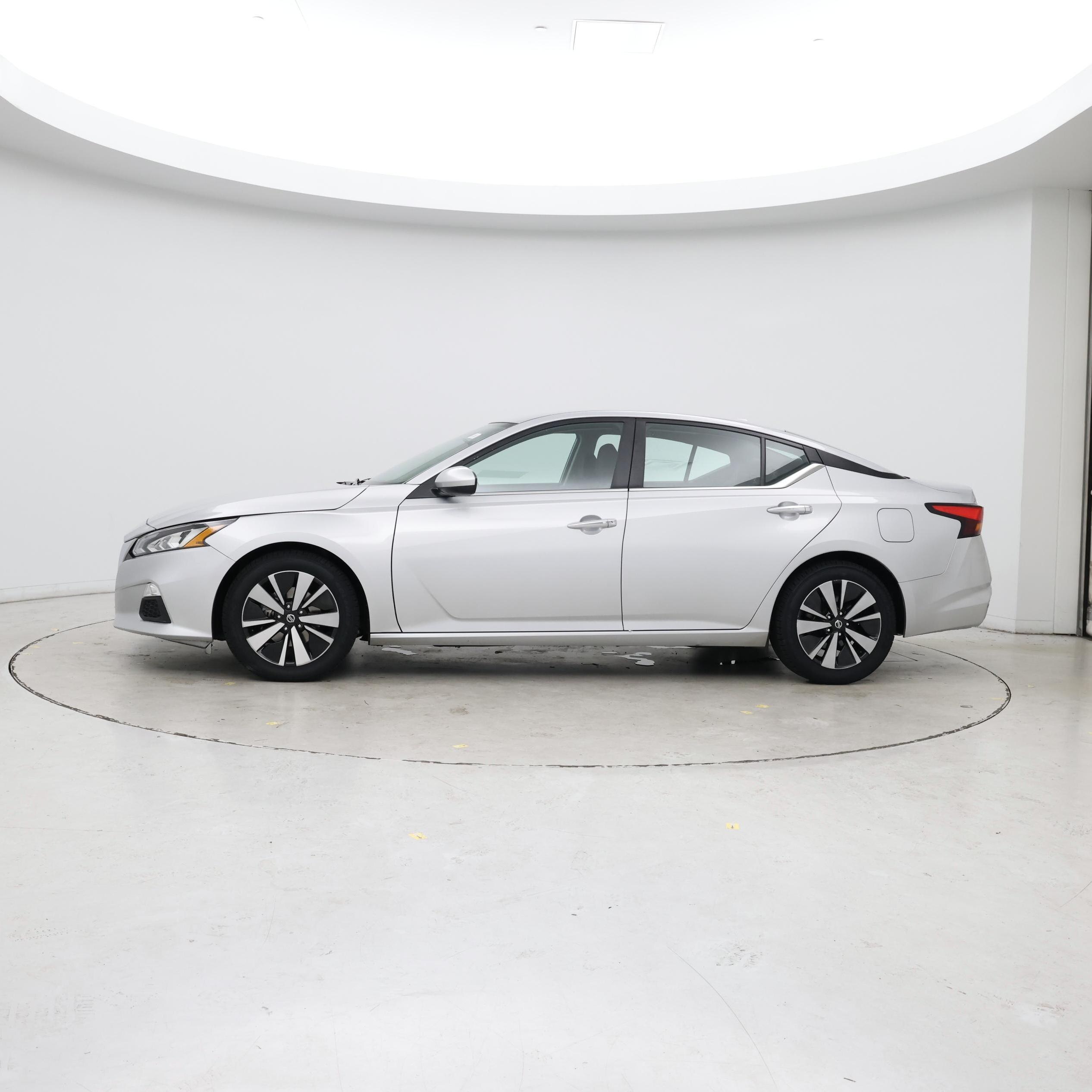 Thumbnail: 2022 Nissan Altima - 3