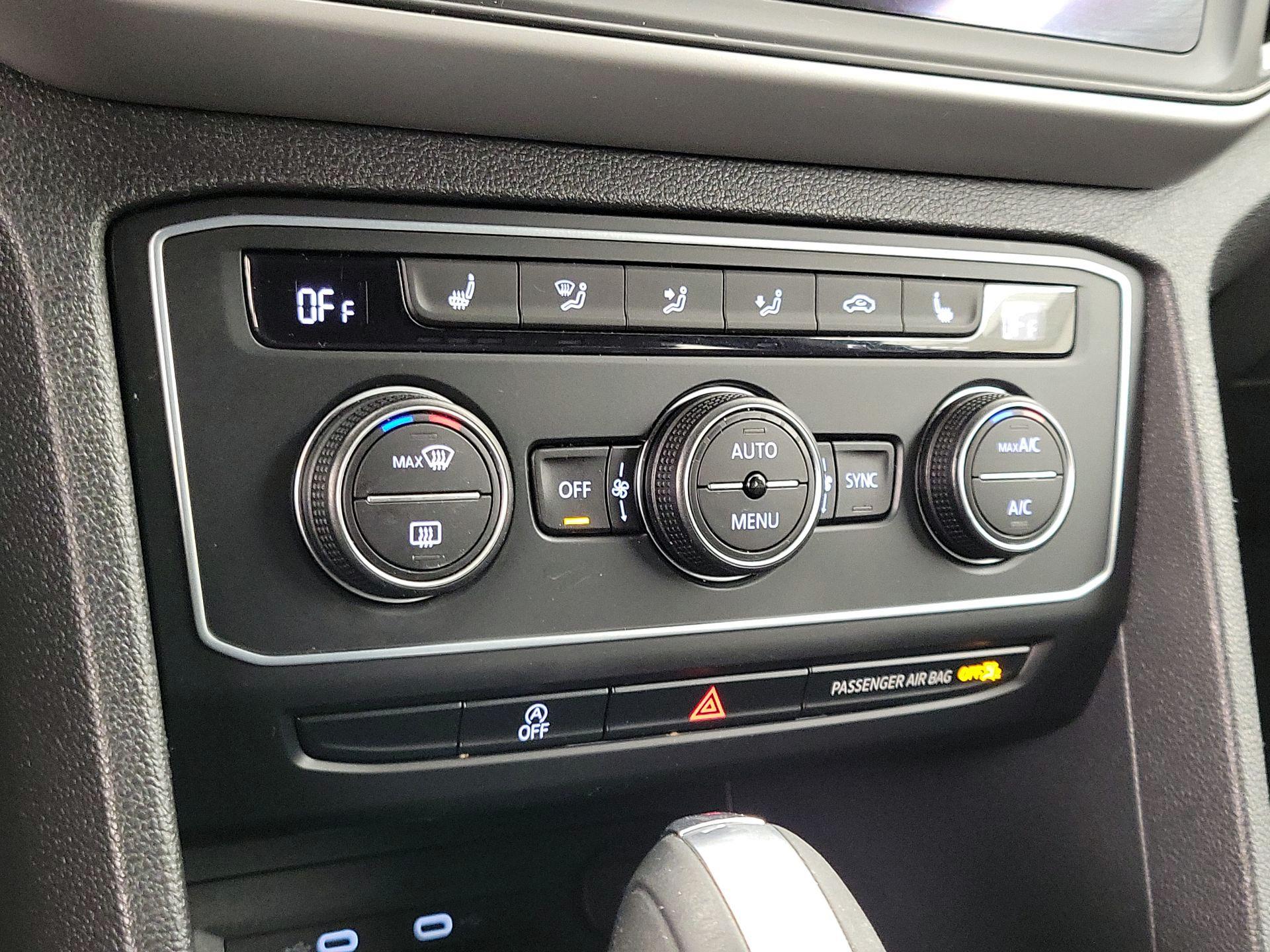 Thumbnail: 2021 Volkswagen Atlas - 16