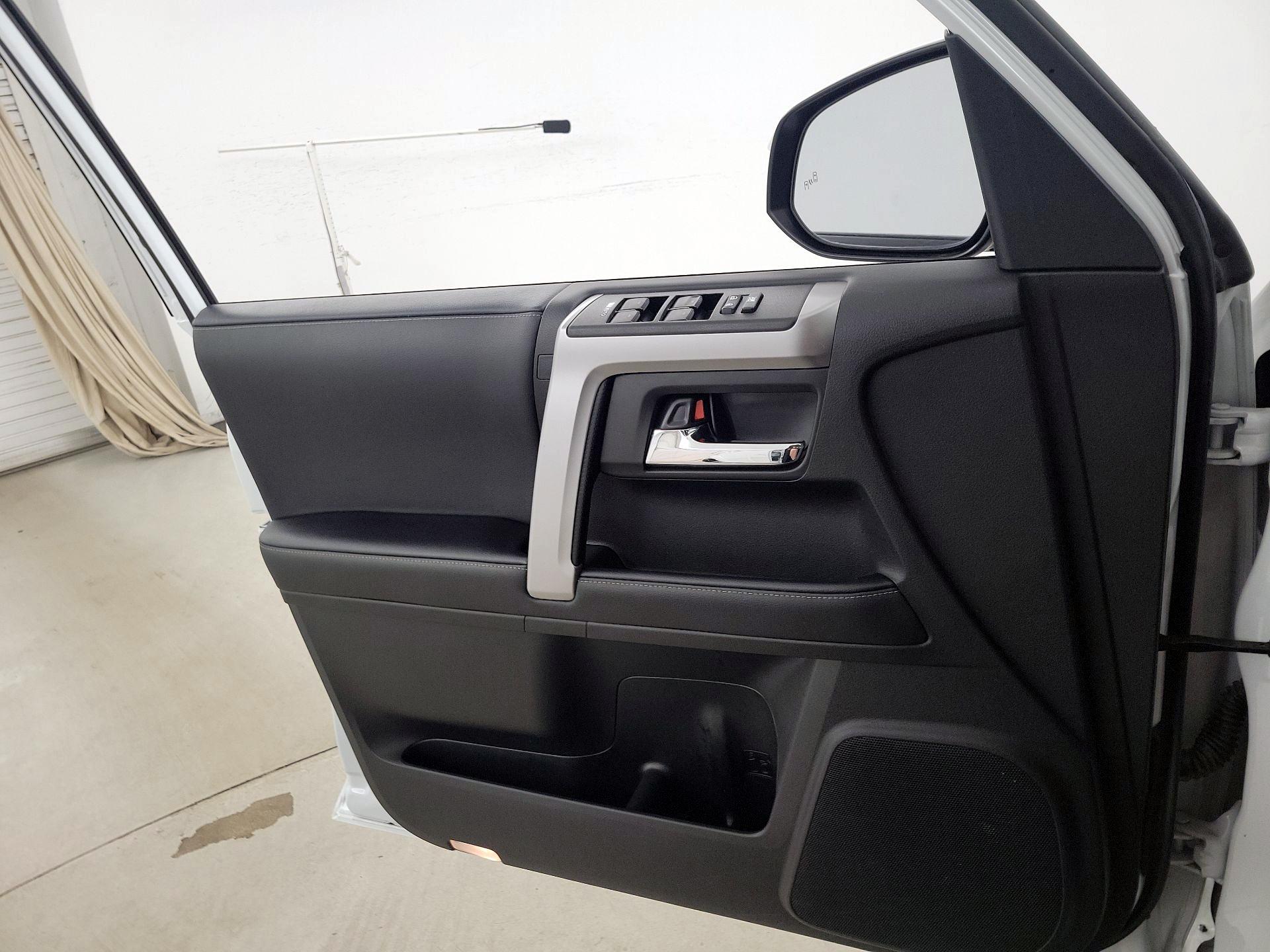 Thumbnail: 2024 Toyota 4Runner - 12