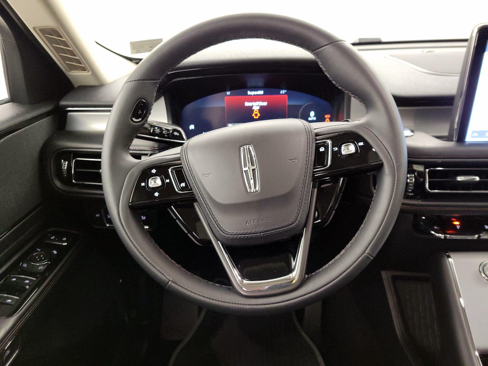 Thumbnail: 2022 Lincoln Aviator - 10